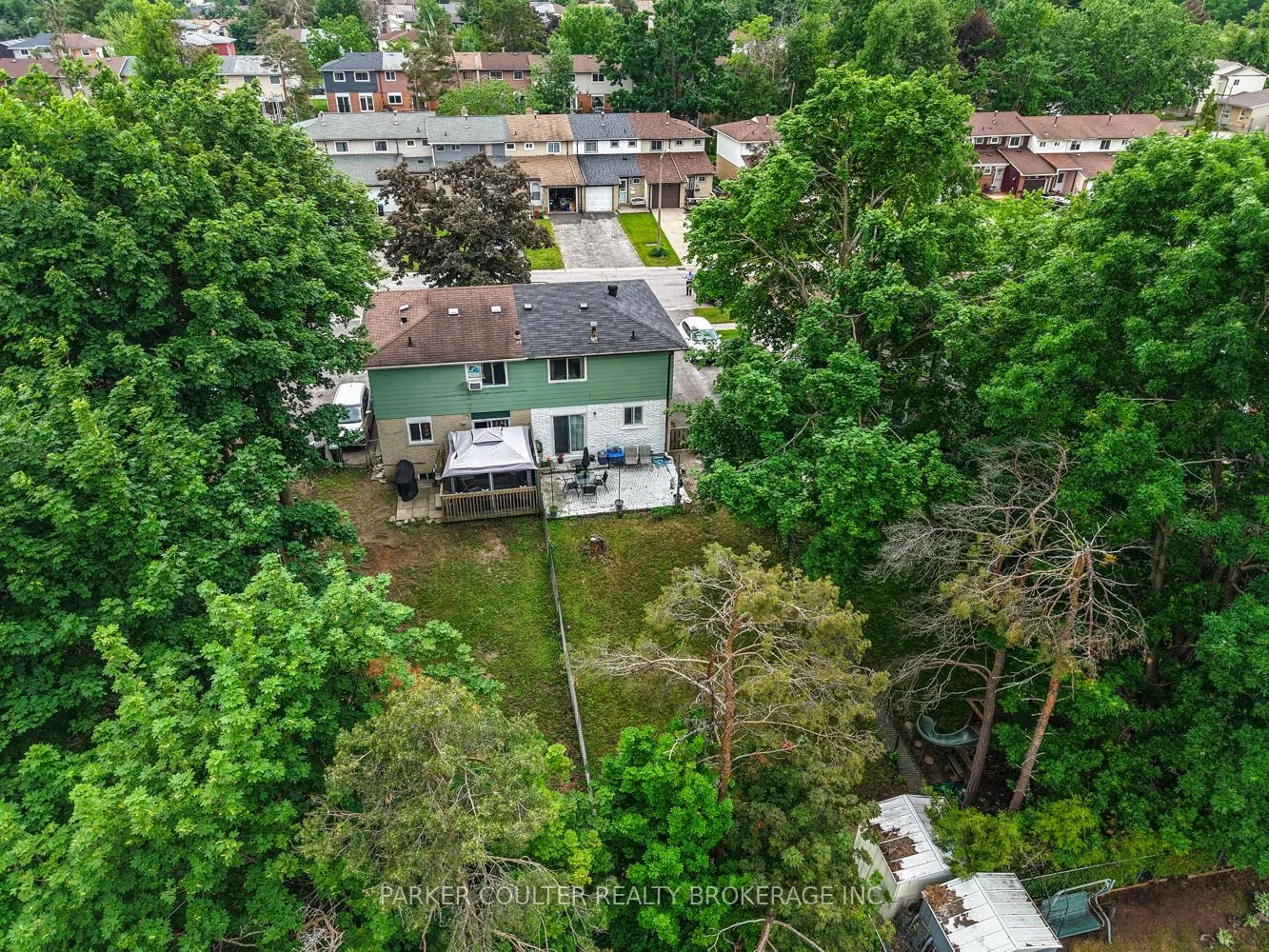Photo 35 of 23 Chaucer Crescent, Barrie, Letitia Heights — HOMEH