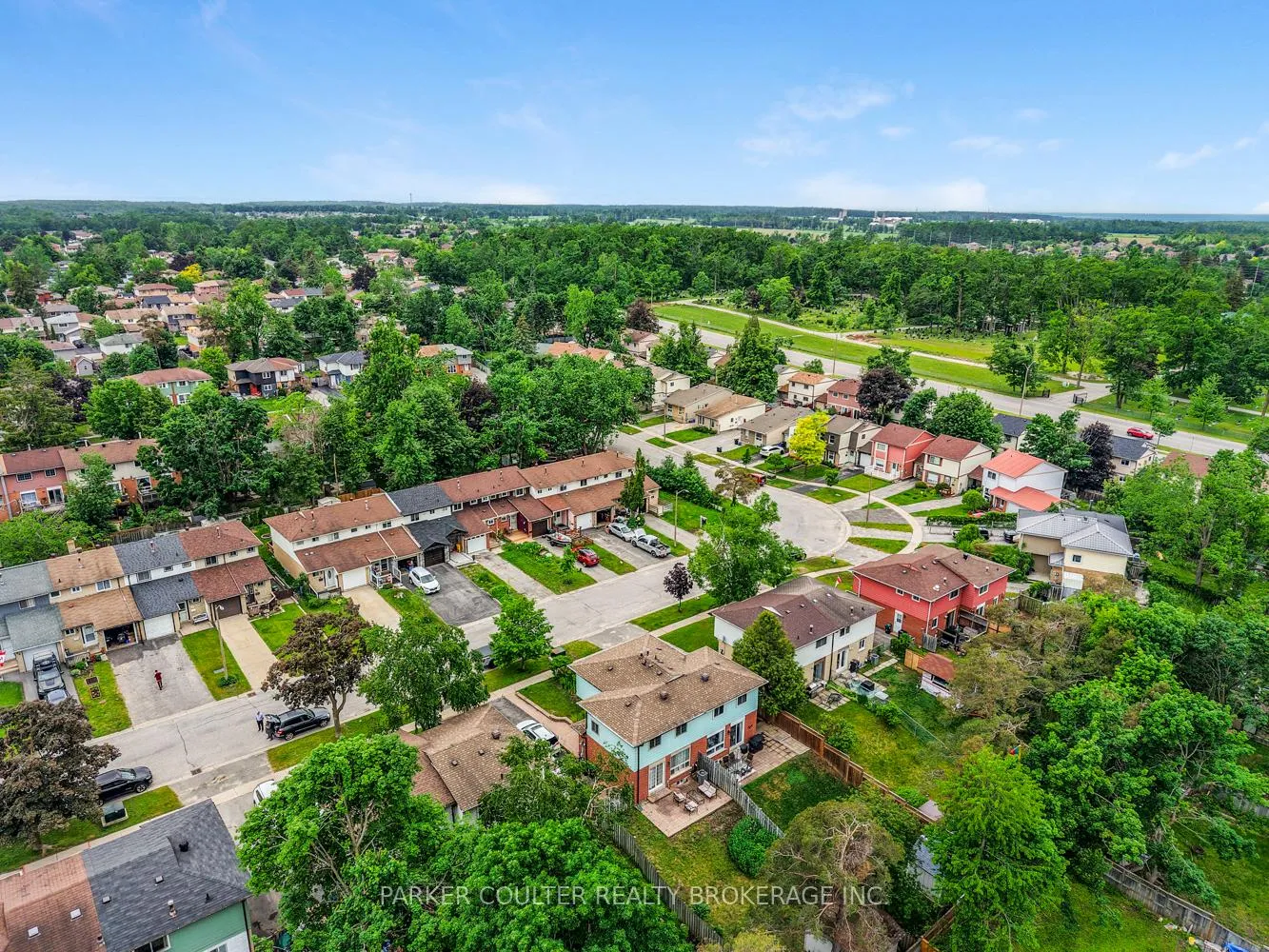 Photo 38 of 23 Chaucer Crescent, Barrie, Letitia Heights — HOMEH