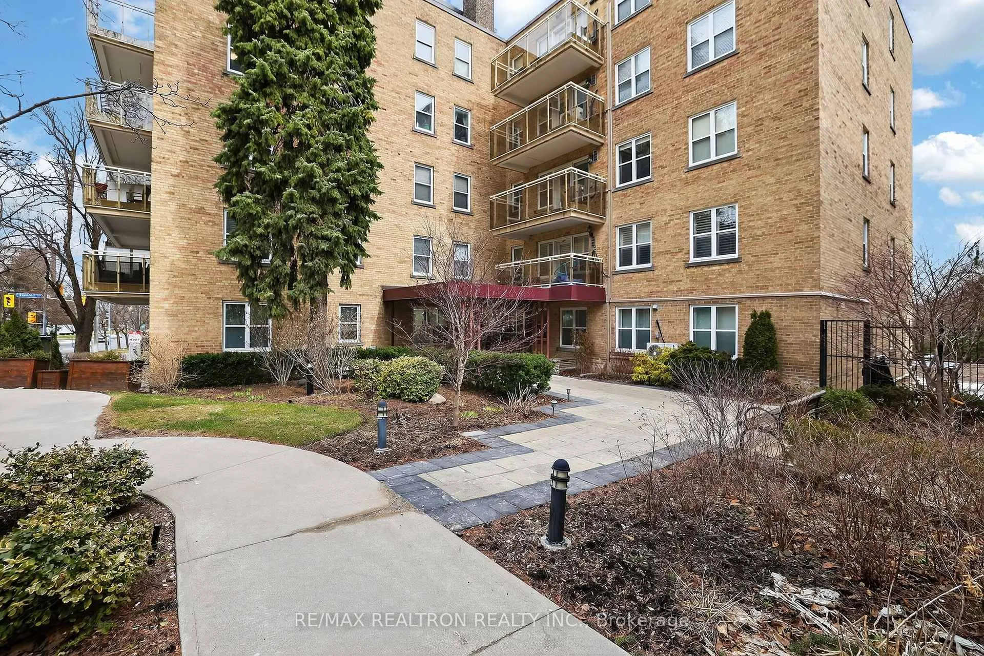 Photo 1 of Unit 106, 2603 Bathurst Street, Toronto, Forest Hill North — HOMEH