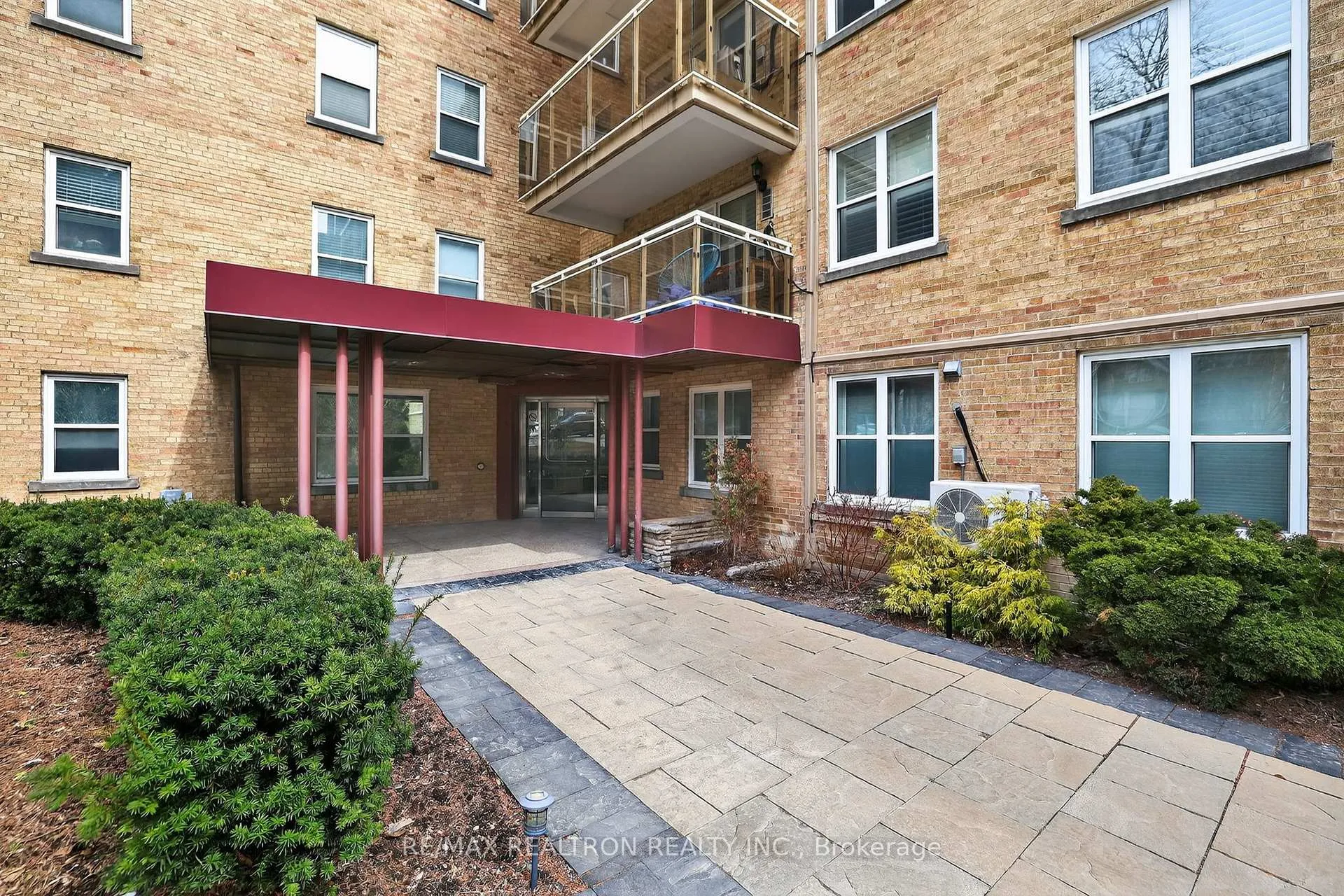 Photo 3 of Unit 106, 2603 Bathurst Street, Toronto, Forest Hill North — HOMEH