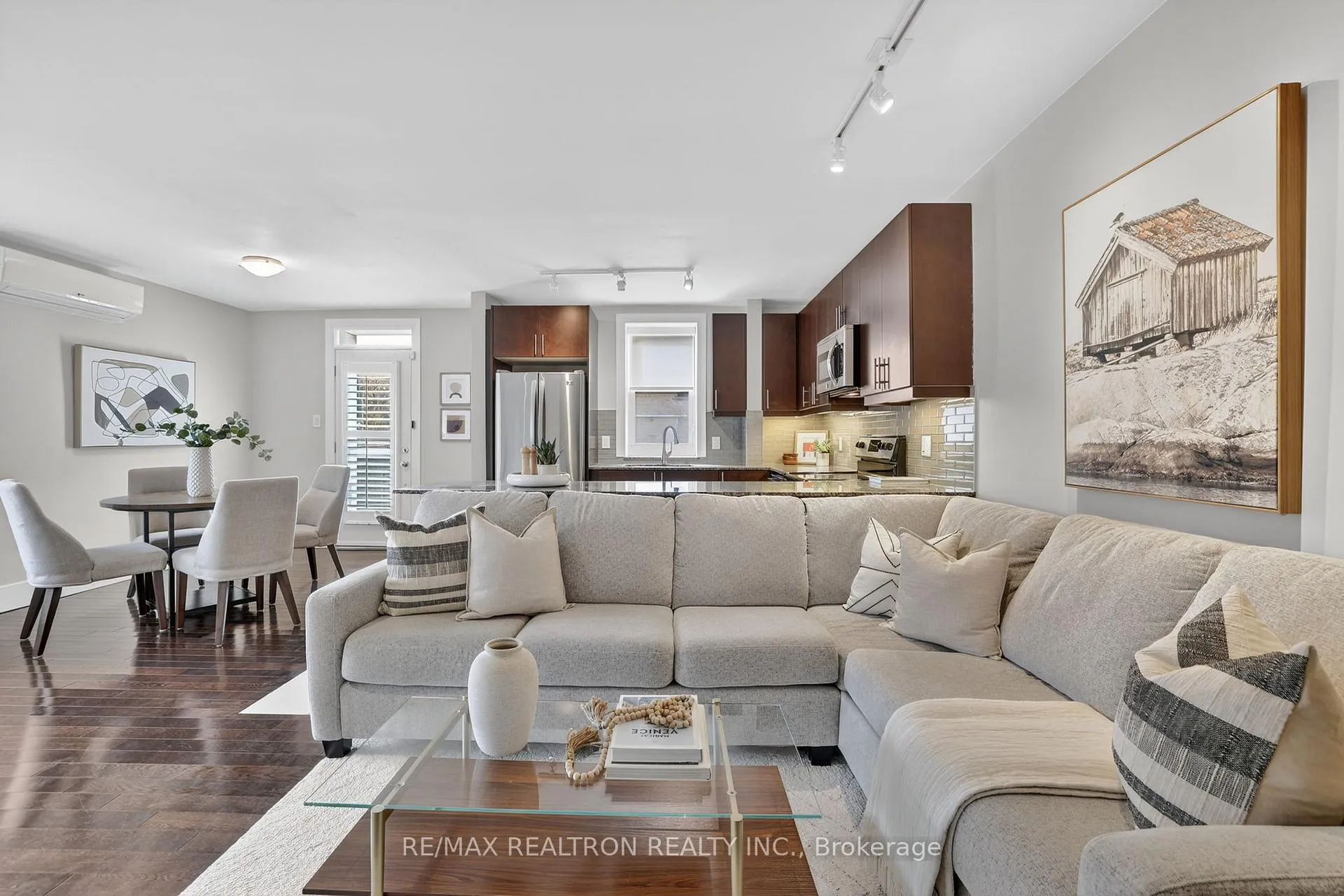 Photo 6 of Unit 106, 2603 Bathurst Street, Toronto, Forest Hill North — HOMEH