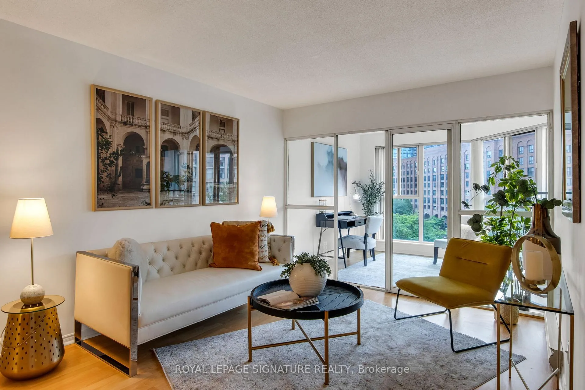 Photo 2 of Unit 525, 222 The Esplanade, Toronto, Waterfront Communities — HOMEH