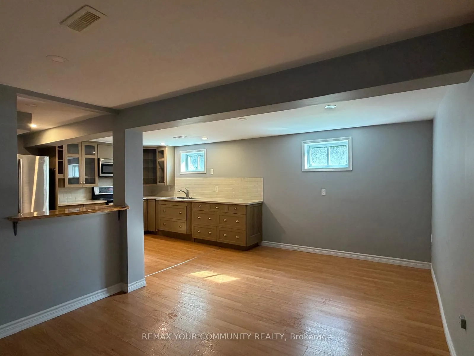 Photo 3 of Unit Bsmt, 17 Daphne Crescent, Barrie, Cundles East — HOMEH