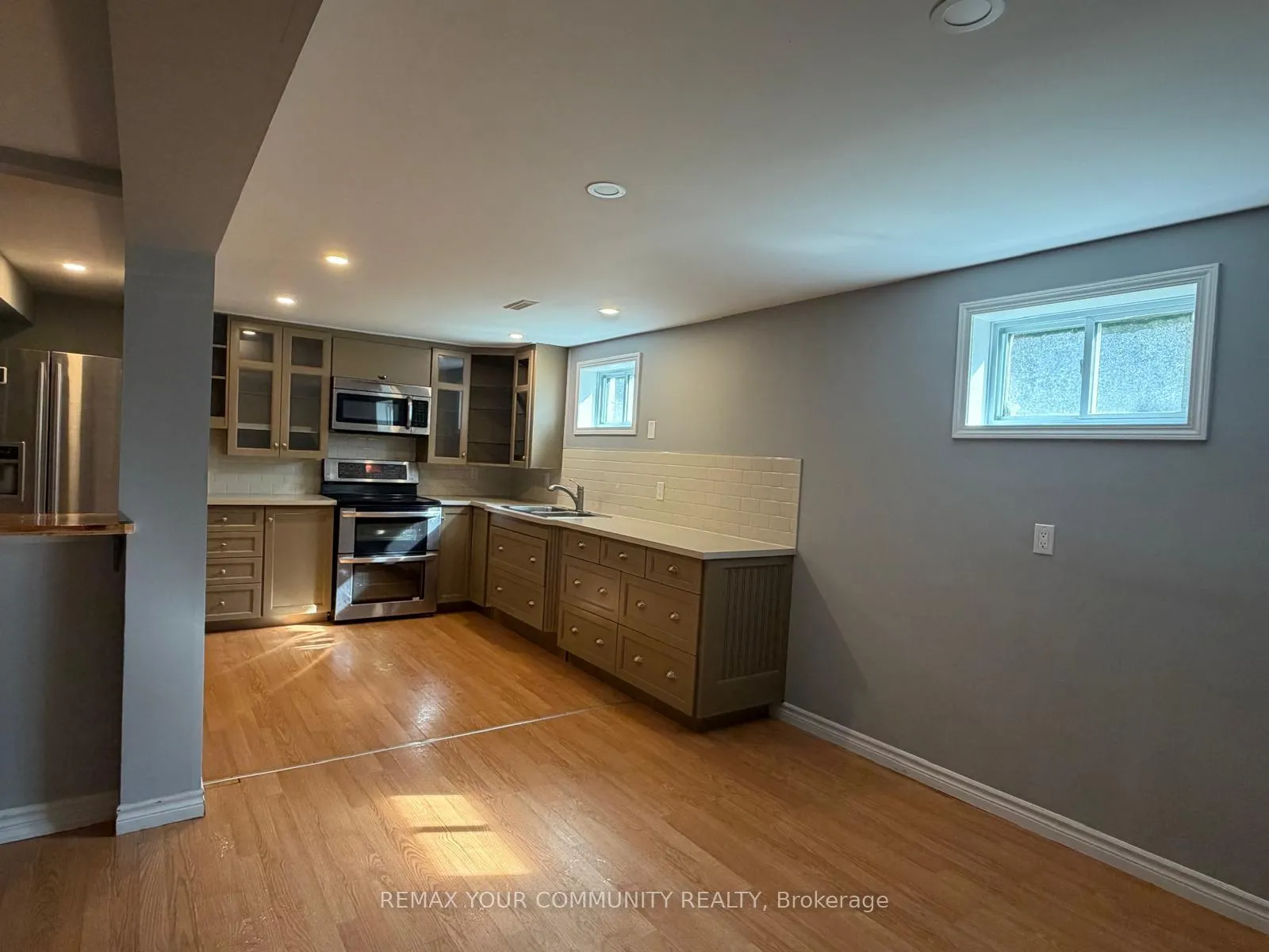 Photo 4 of Unit Bsmt, 17 Daphne Crescent, Barrie, Cundles East — HOMEH