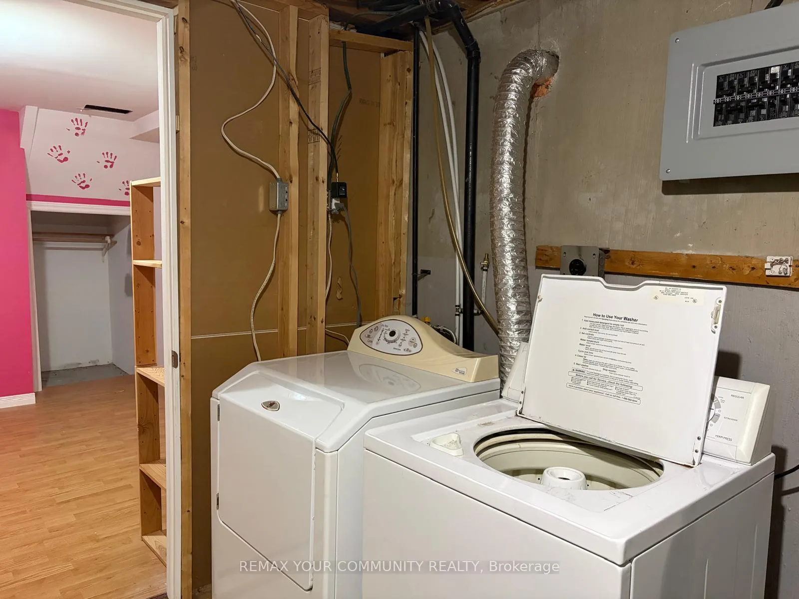 Photo 5 of Unit Bsmt, 17 Daphne Crescent, Barrie, Cundles East — HOMEH