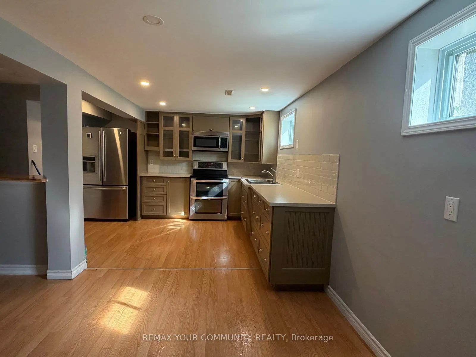 Photo 6 of Unit Bsmt, 17 Daphne Crescent, Barrie, Cundles East — HOMEH