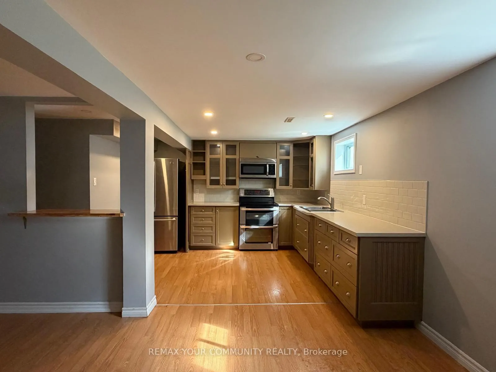 Photo 7 of Unit Bsmt, 17 Daphne Crescent, Barrie, Cundles East — HOMEH