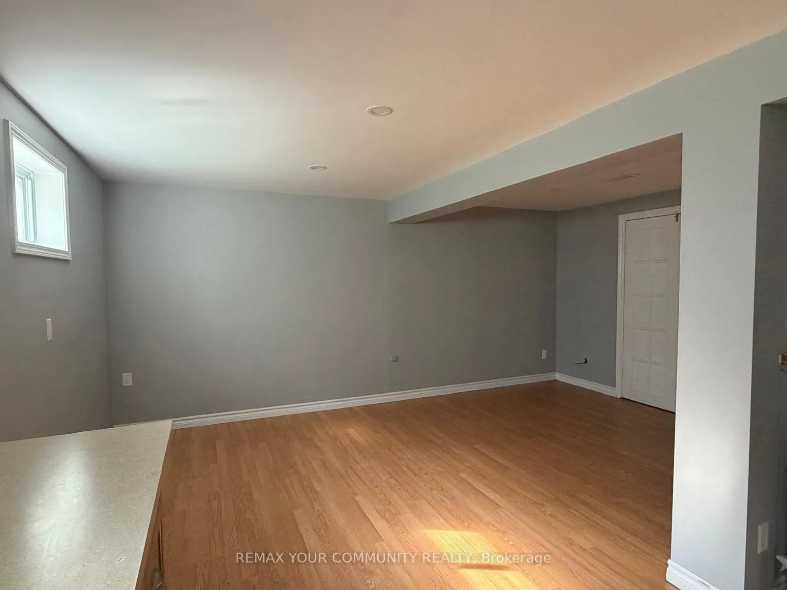Photo 10 of Unit Bsmt, 17 Daphne Crescent, Barrie, Cundles East — HOMEH