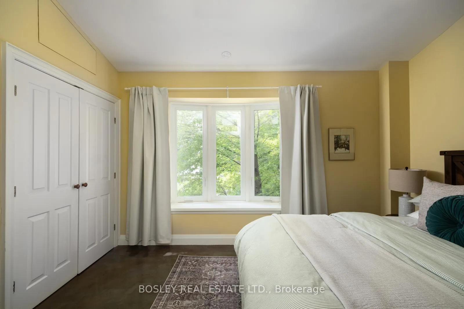 Photo 18 of 2 Roseneath Gardens, Toronto, Oakwood Village — HOMEH