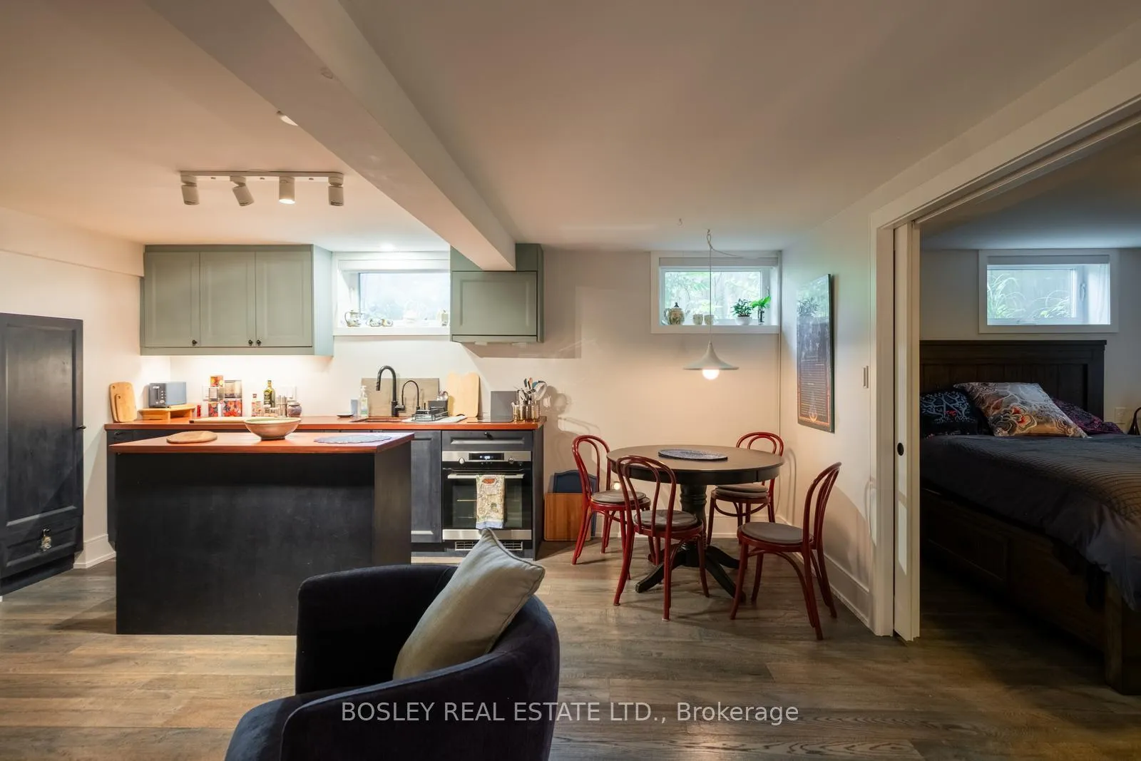 Photo 23 of 2 Roseneath Gardens, Toronto, Oakwood Village — HOMEH