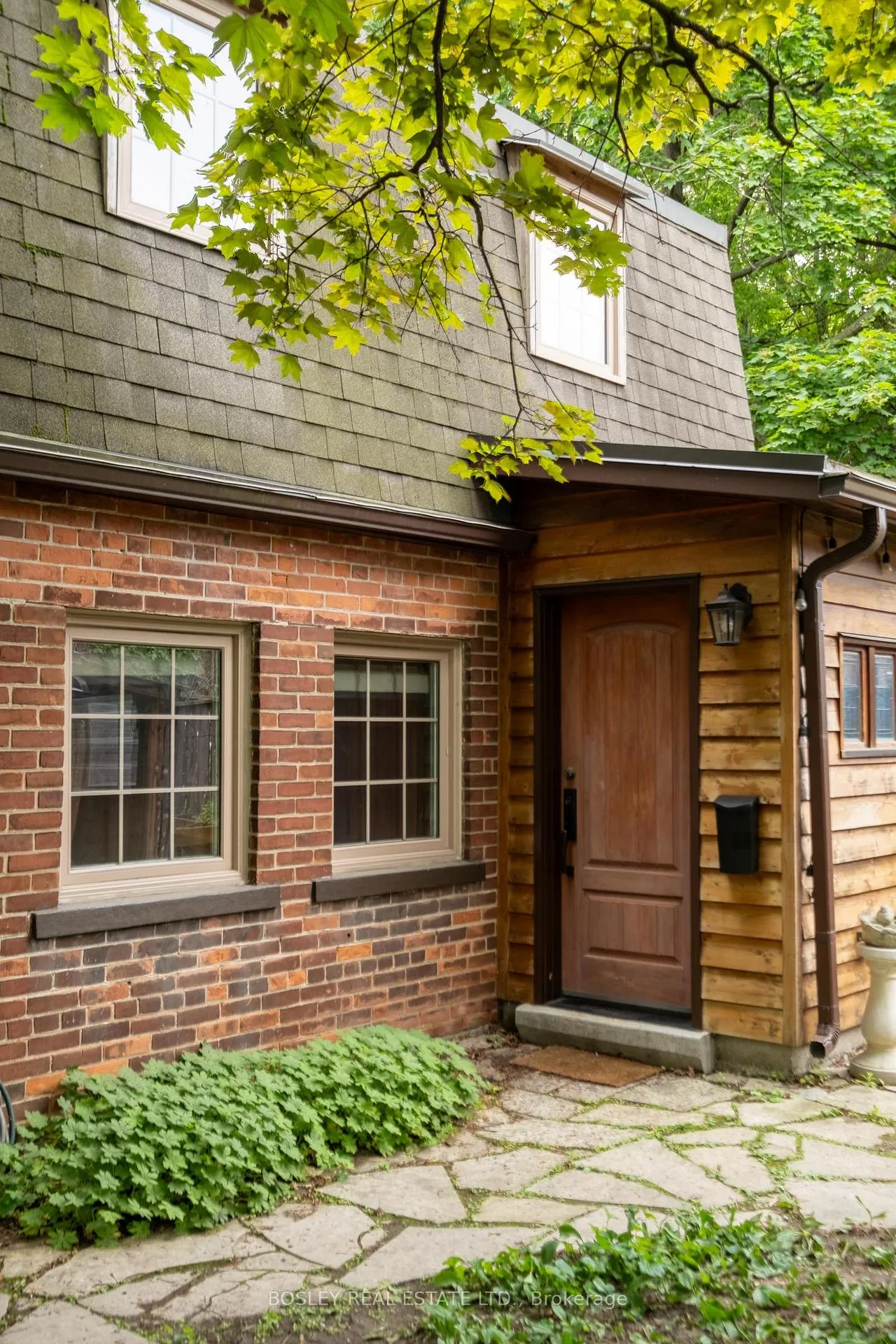 Photo 28 of 2 Roseneath Gardens, Toronto, Oakwood Village — HOMEH