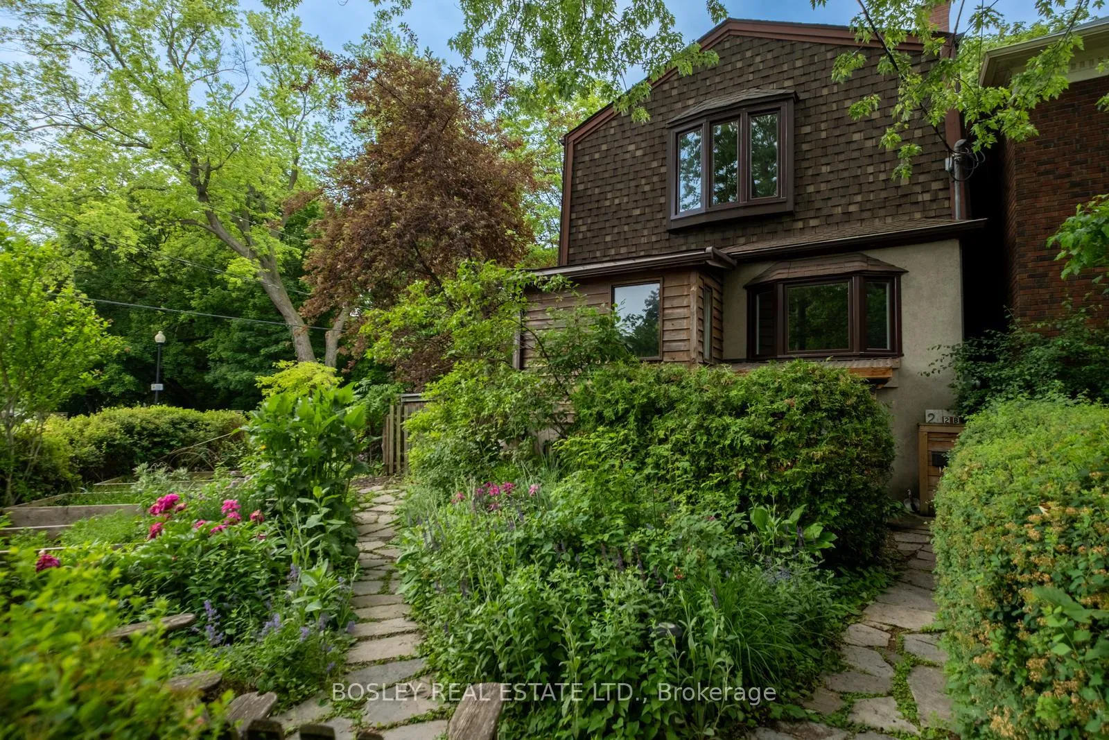Photo 43 of 2 Roseneath Gardens, Toronto, Oakwood Village — HOMEH