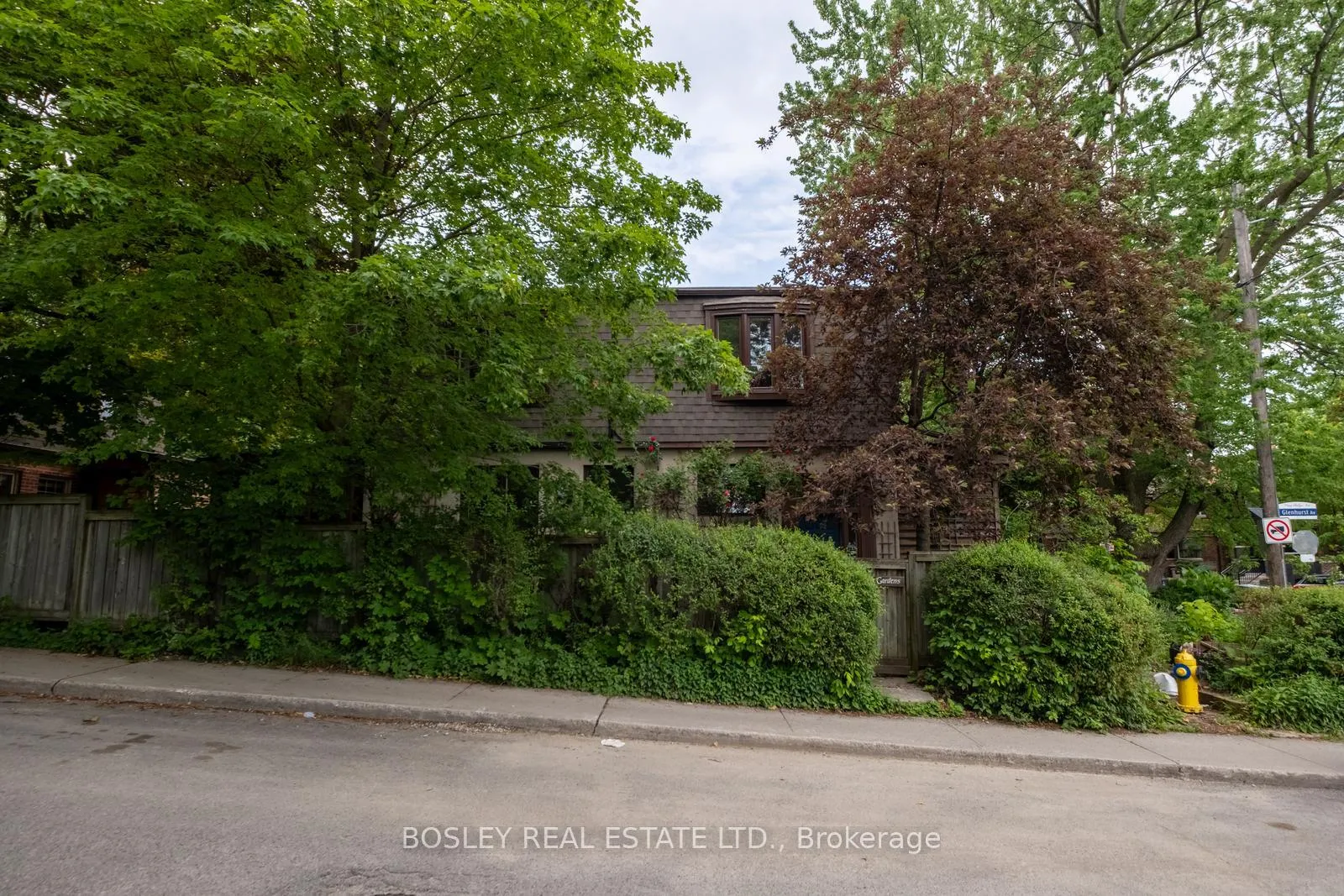 Photo 45 of 2 Roseneath Gardens, Toronto, Oakwood Village — HOMEH