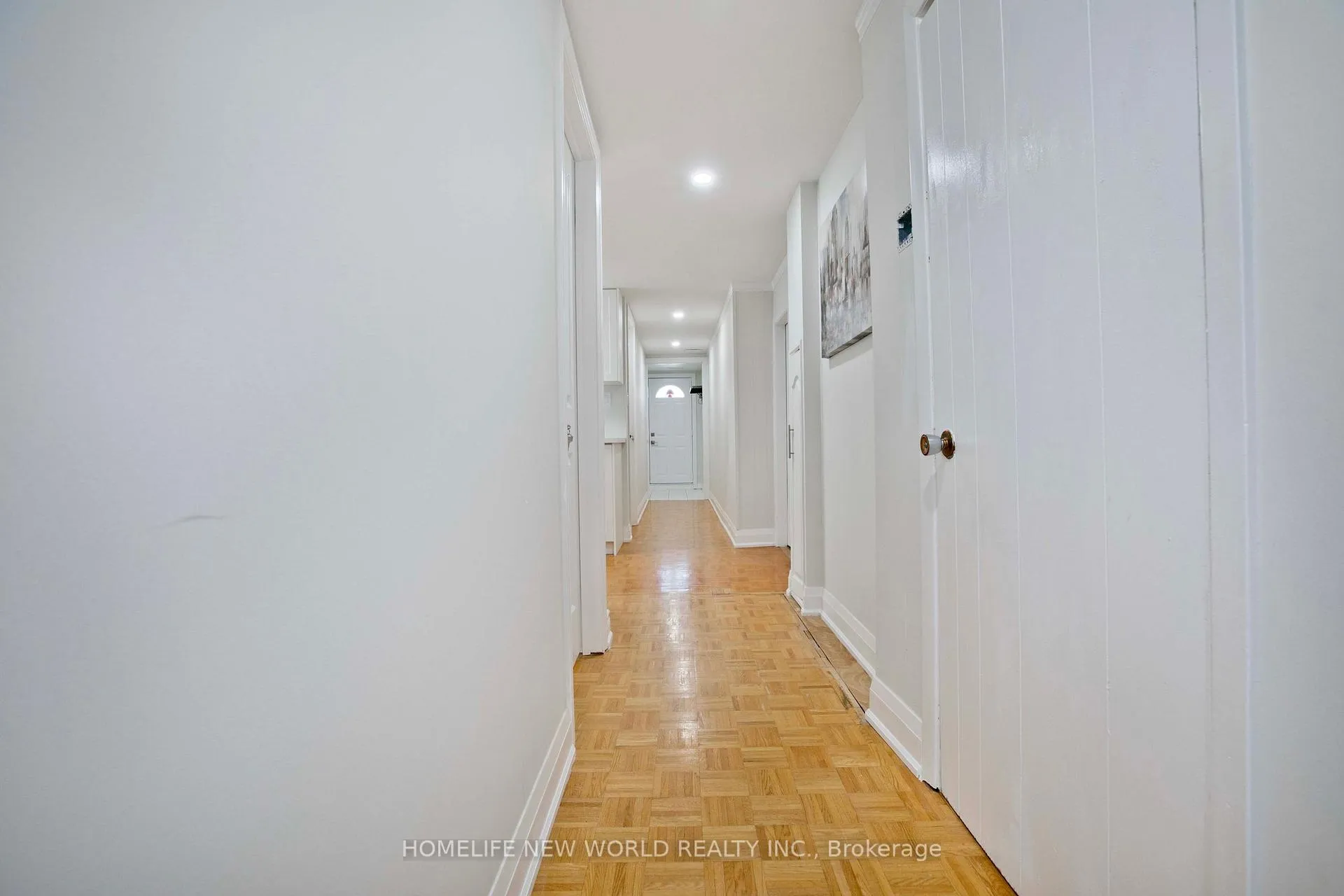 Photo 3 of Unit BSMT, 207 Fairglen Avenue, Scarborough, L'Amoreaux — HOMEH