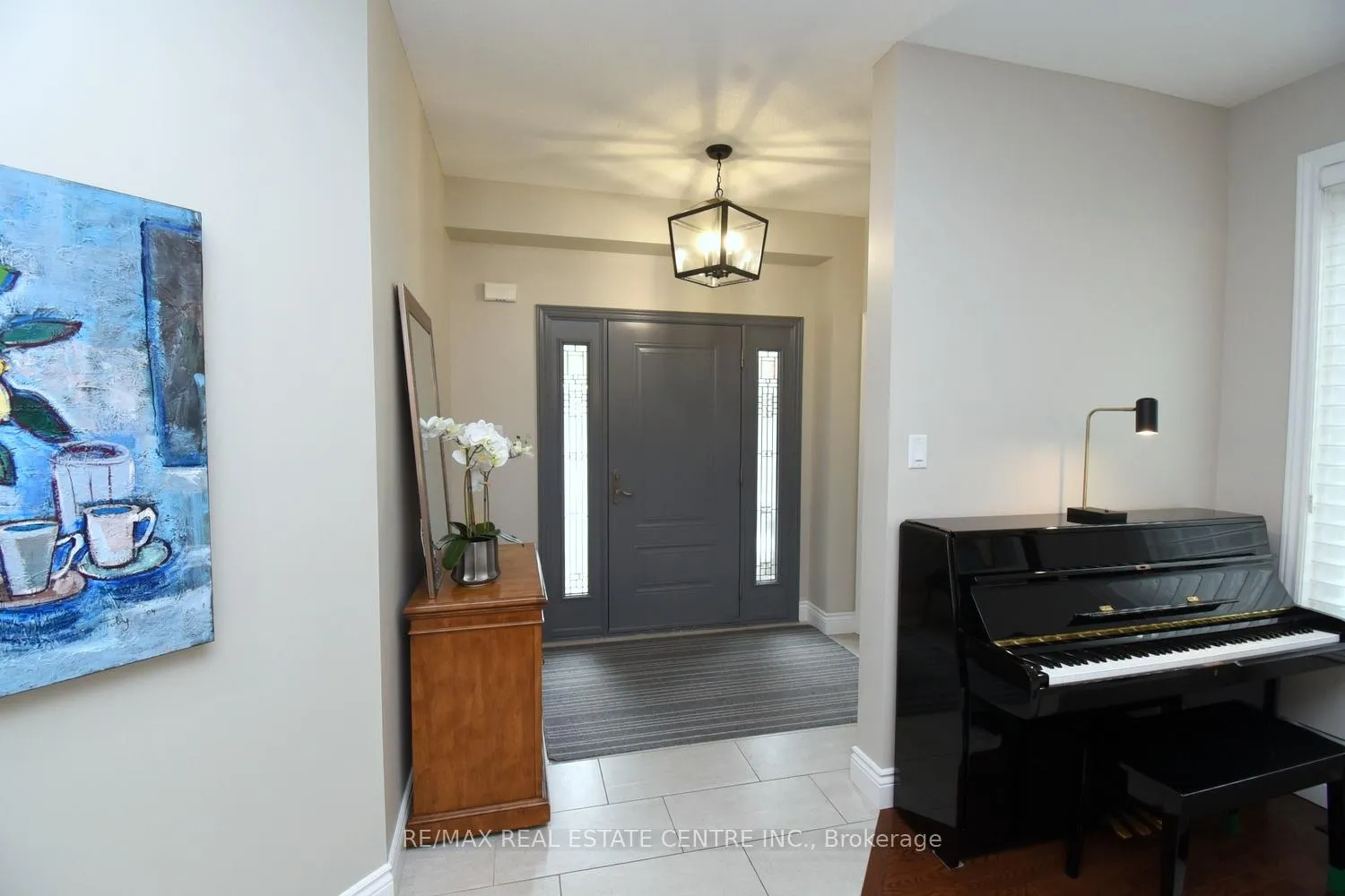 Photo 4 of 227 Valridge Drive, Hamilton, Ancaster — HOMEH