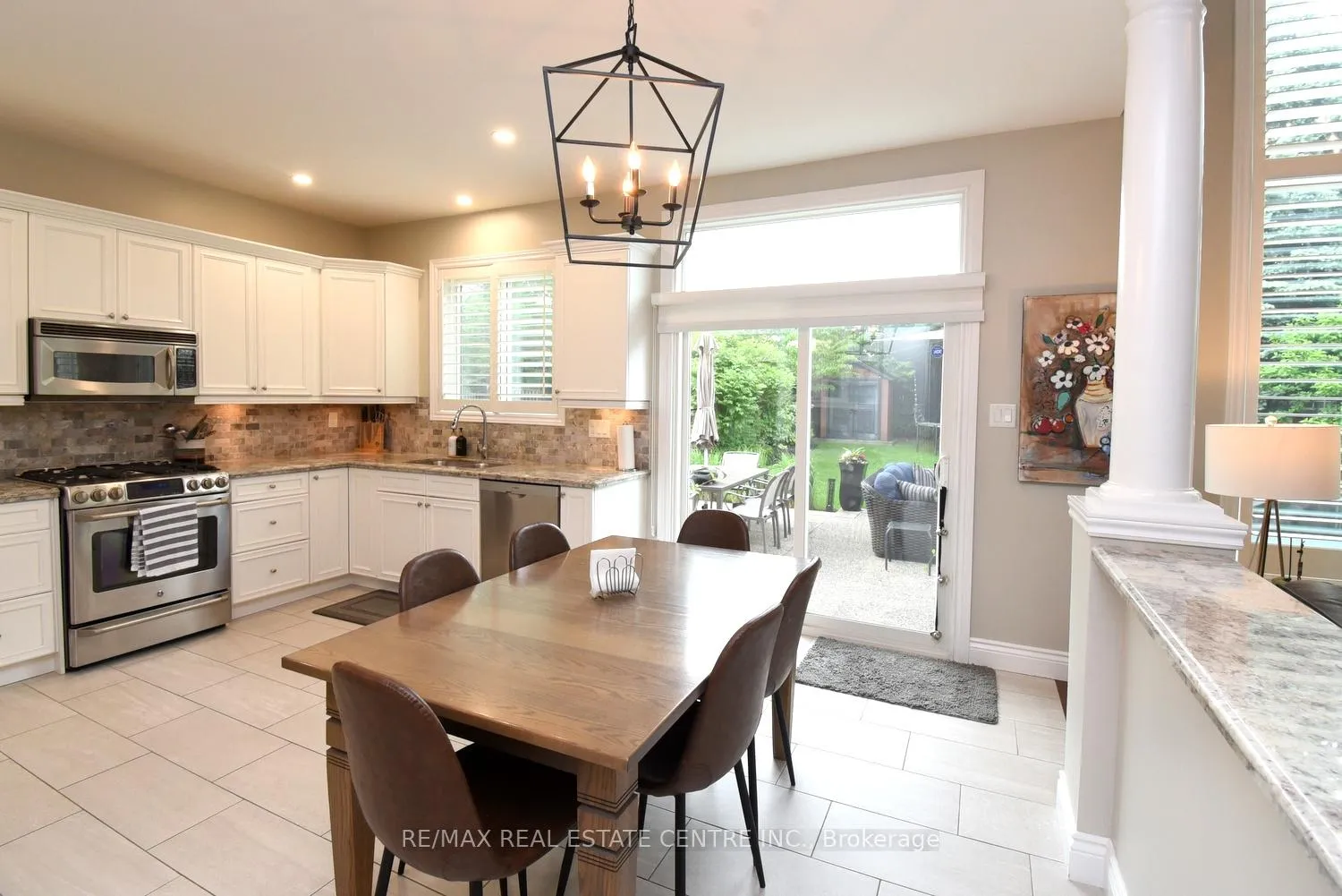 Photo 11 of 227 Valridge Drive, Hamilton, Ancaster — HOMEH
