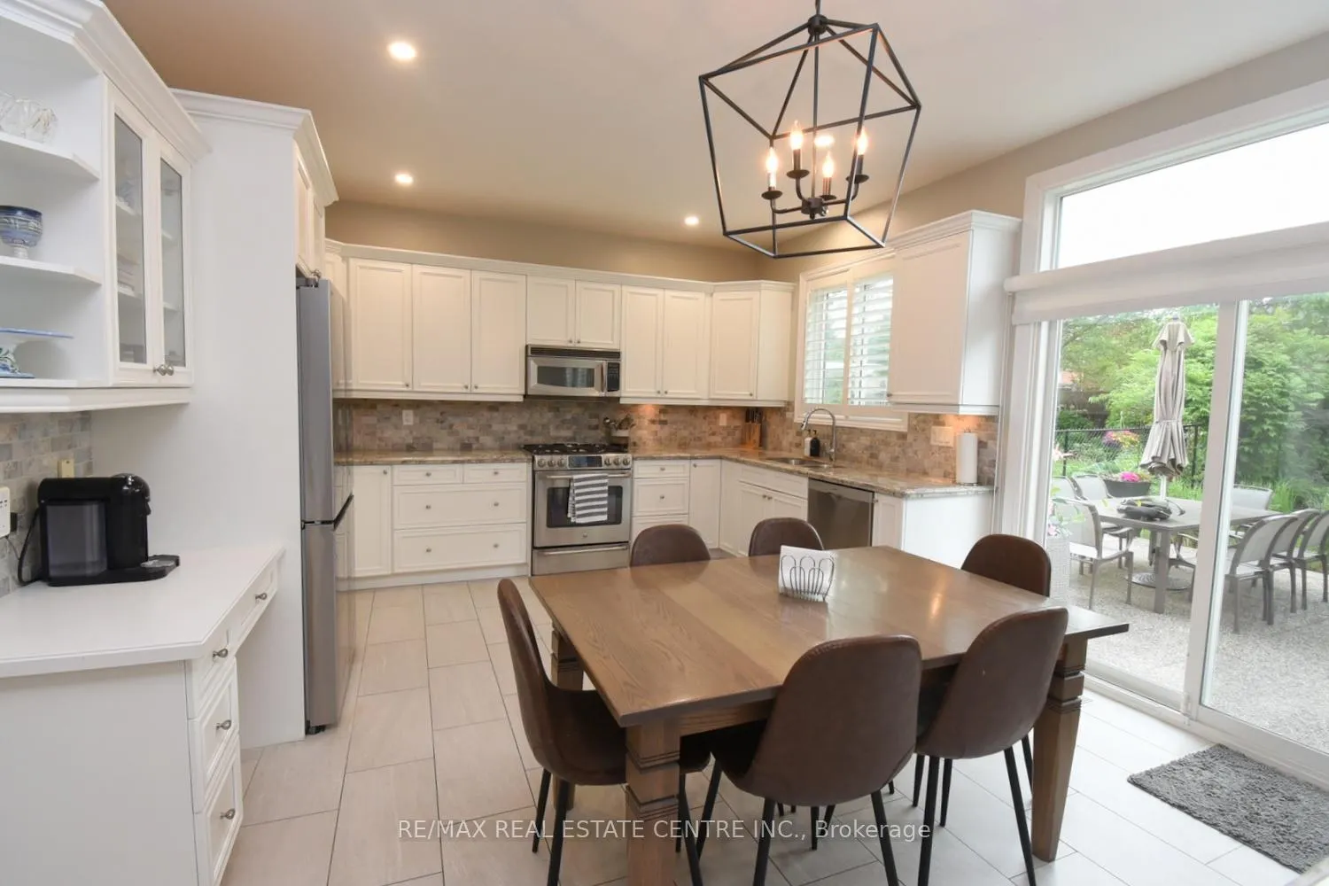 Photo 12 of 227 Valridge Drive, Hamilton, Ancaster — HOMEH