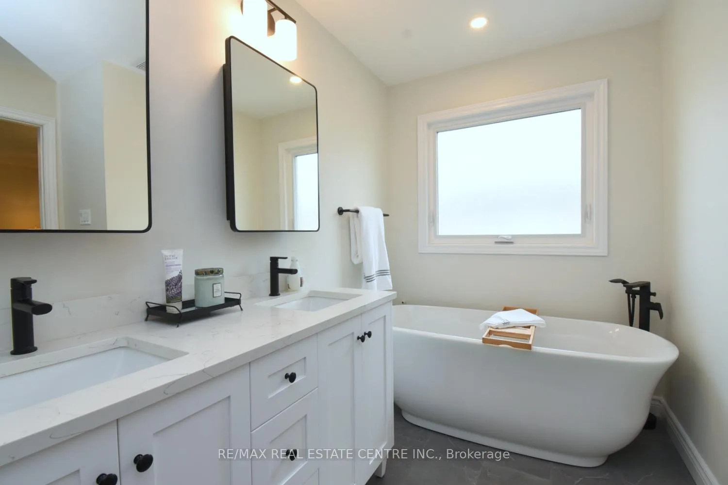 Photo 26 of 227 Valridge Drive, Hamilton, Ancaster — HOMEH