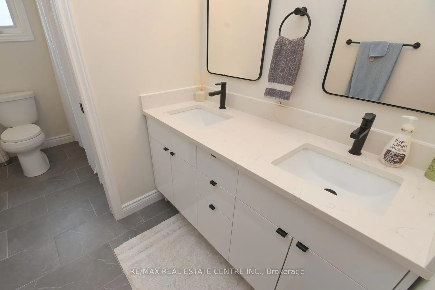 Photo 31 of 227 Valridge Drive, Hamilton, Ancaster — HOMEH