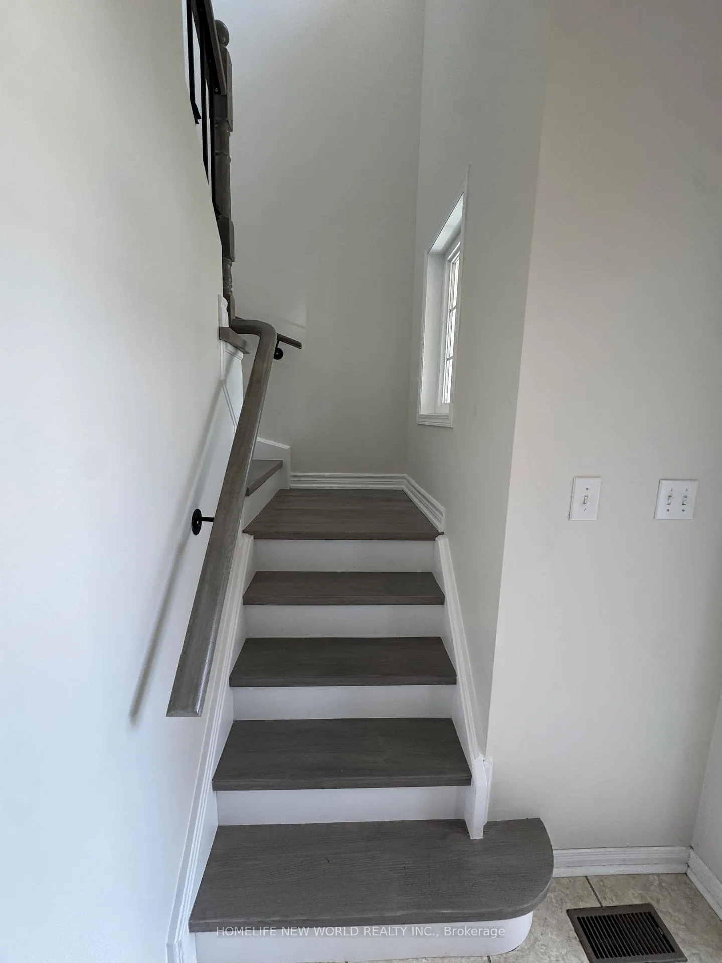 Photo 12 of 1111 Glenbourne Drive, Oshawa, Pinecrest — HOMEH