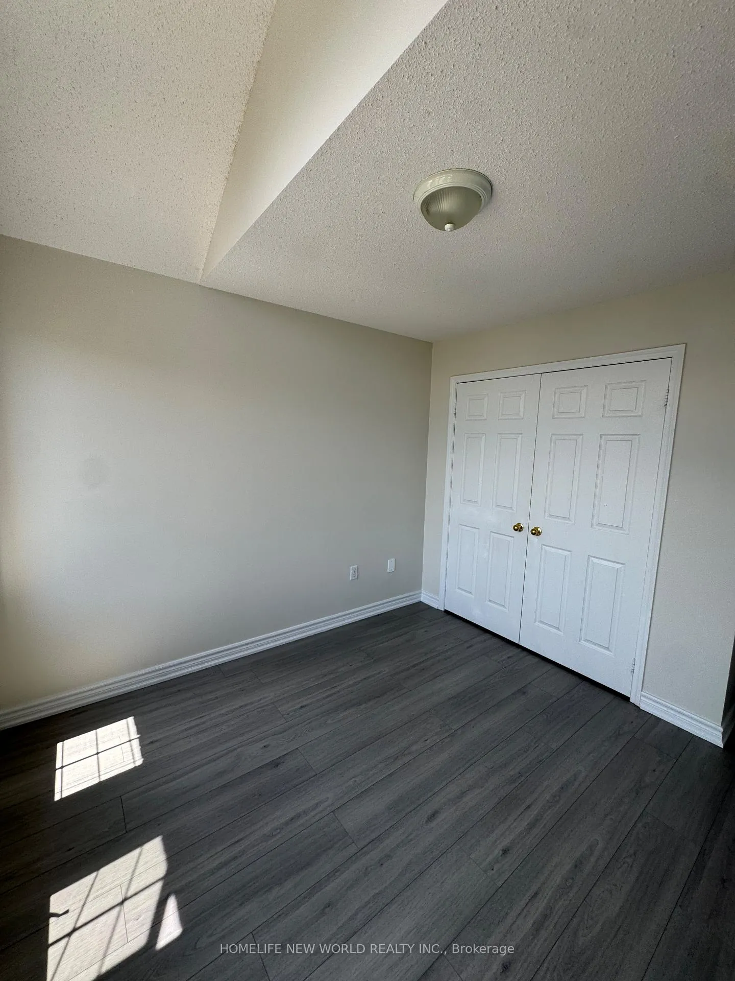 Photo 16 of 1111 Glenbourne Drive, Oshawa, Pinecrest — HOMEH
