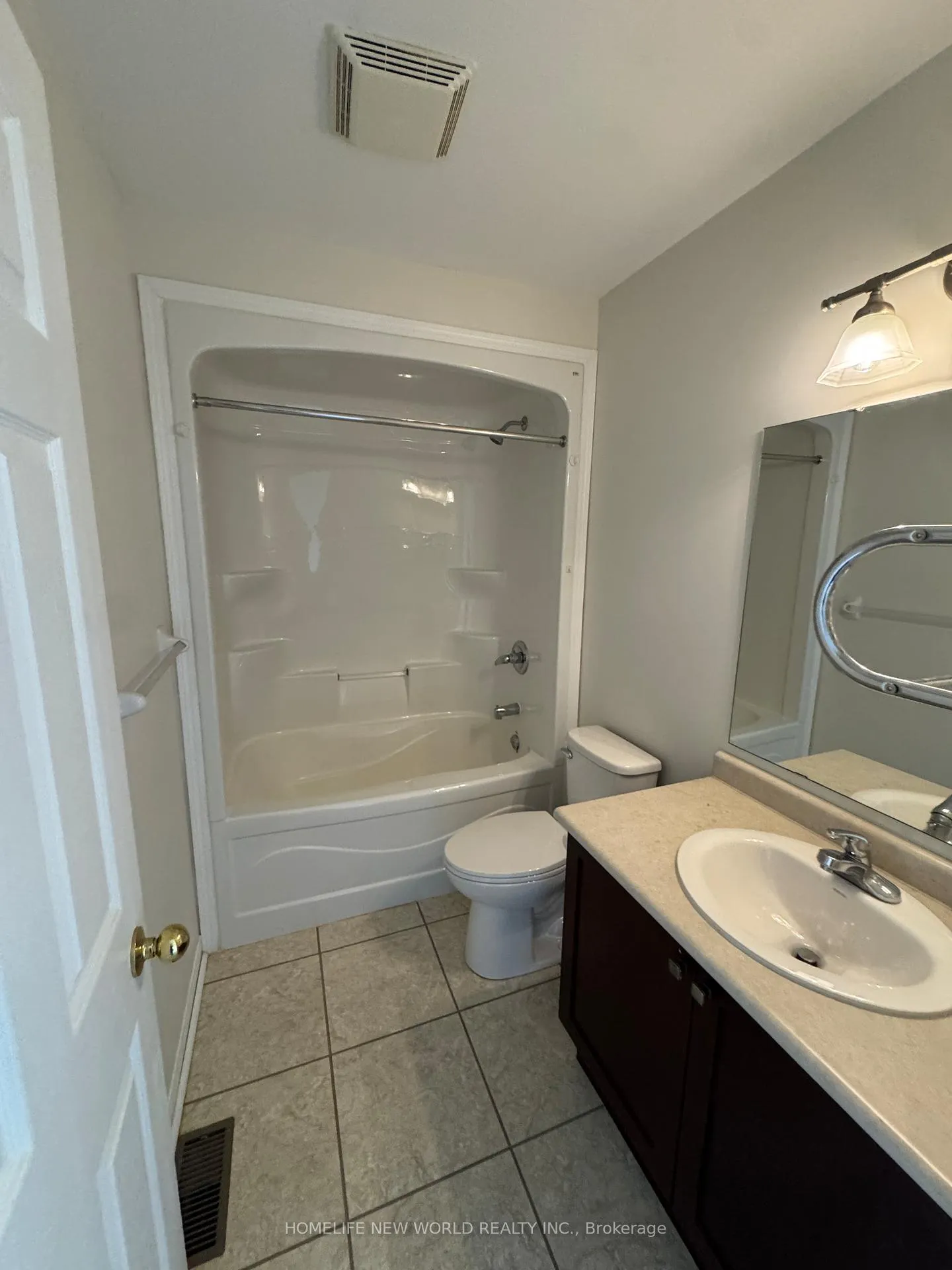 Photo 18 of 1111 Glenbourne Drive, Oshawa, Pinecrest — HOMEH