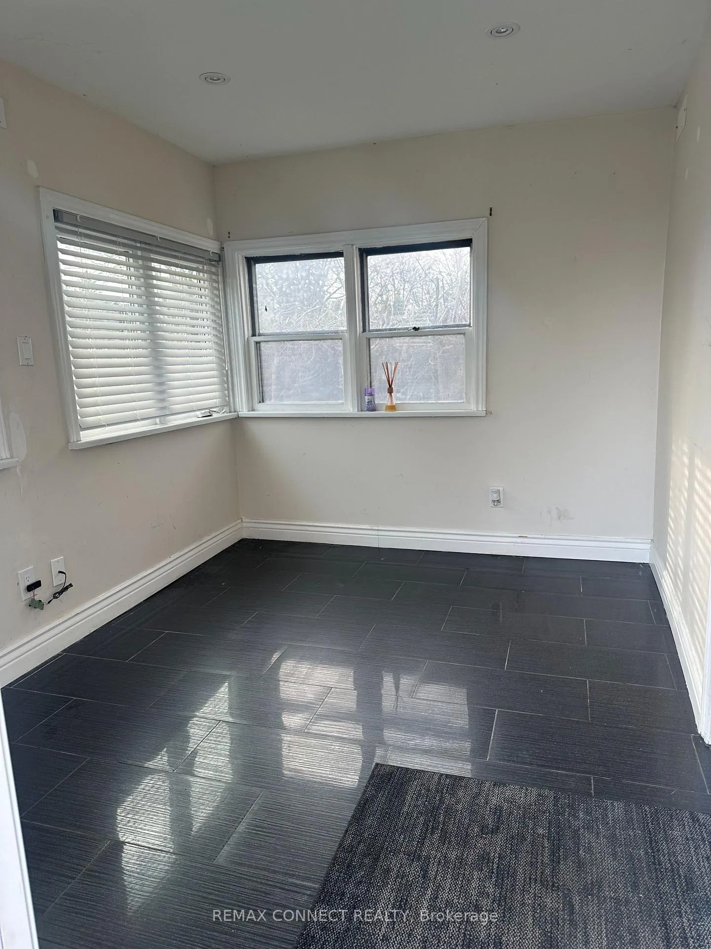 Photo 8 of 57 Fernhill Boulevard, Oshawa, McLaughlin — HOMEH