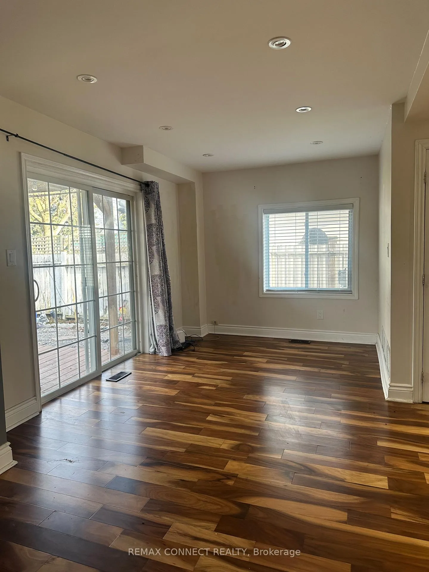 Photo 15 of 57 Fernhill Boulevard, Oshawa, McLaughlin — HOMEH