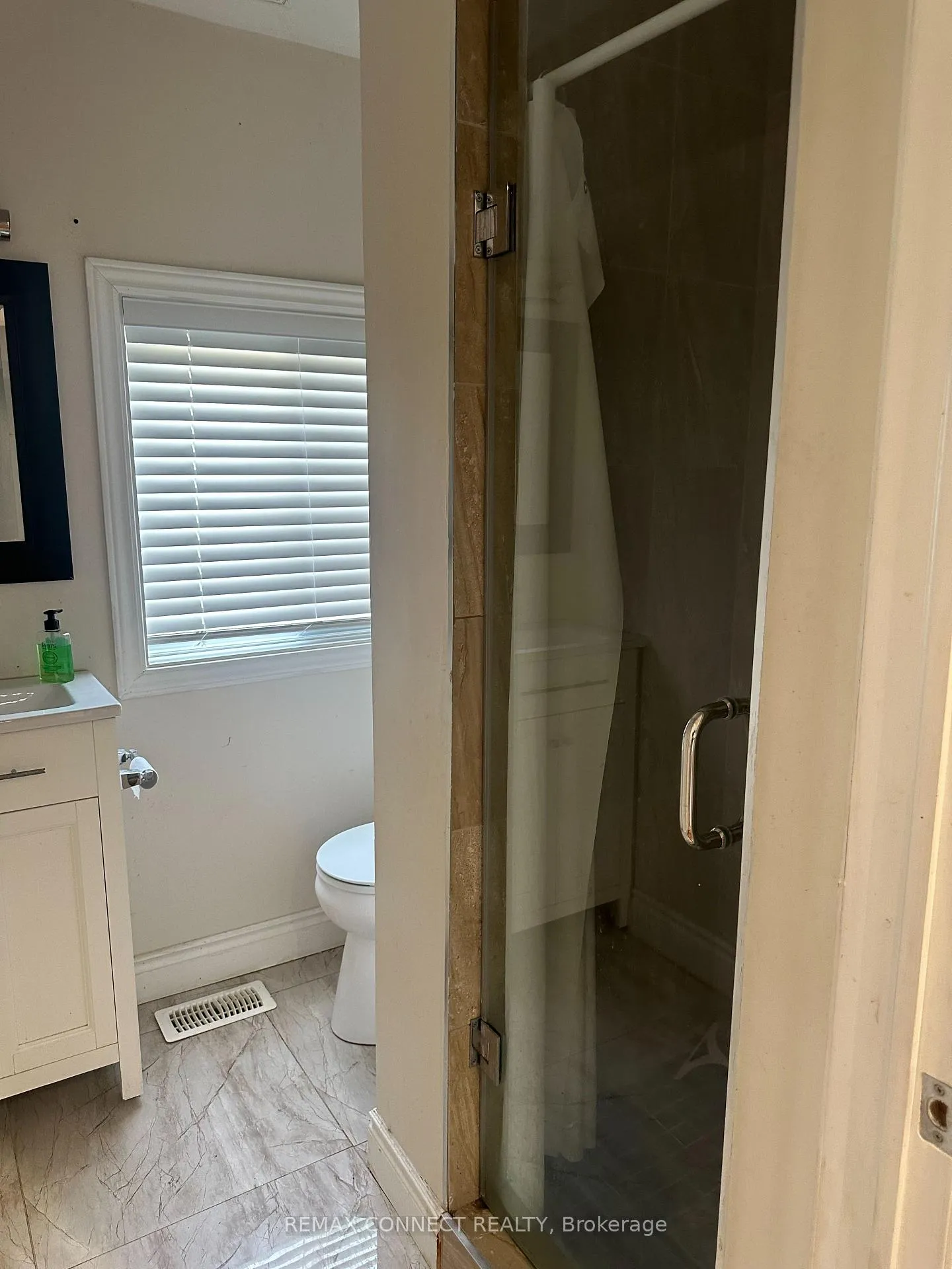 Photo 22 of 57 Fernhill Boulevard, Oshawa, McLaughlin — HOMEH