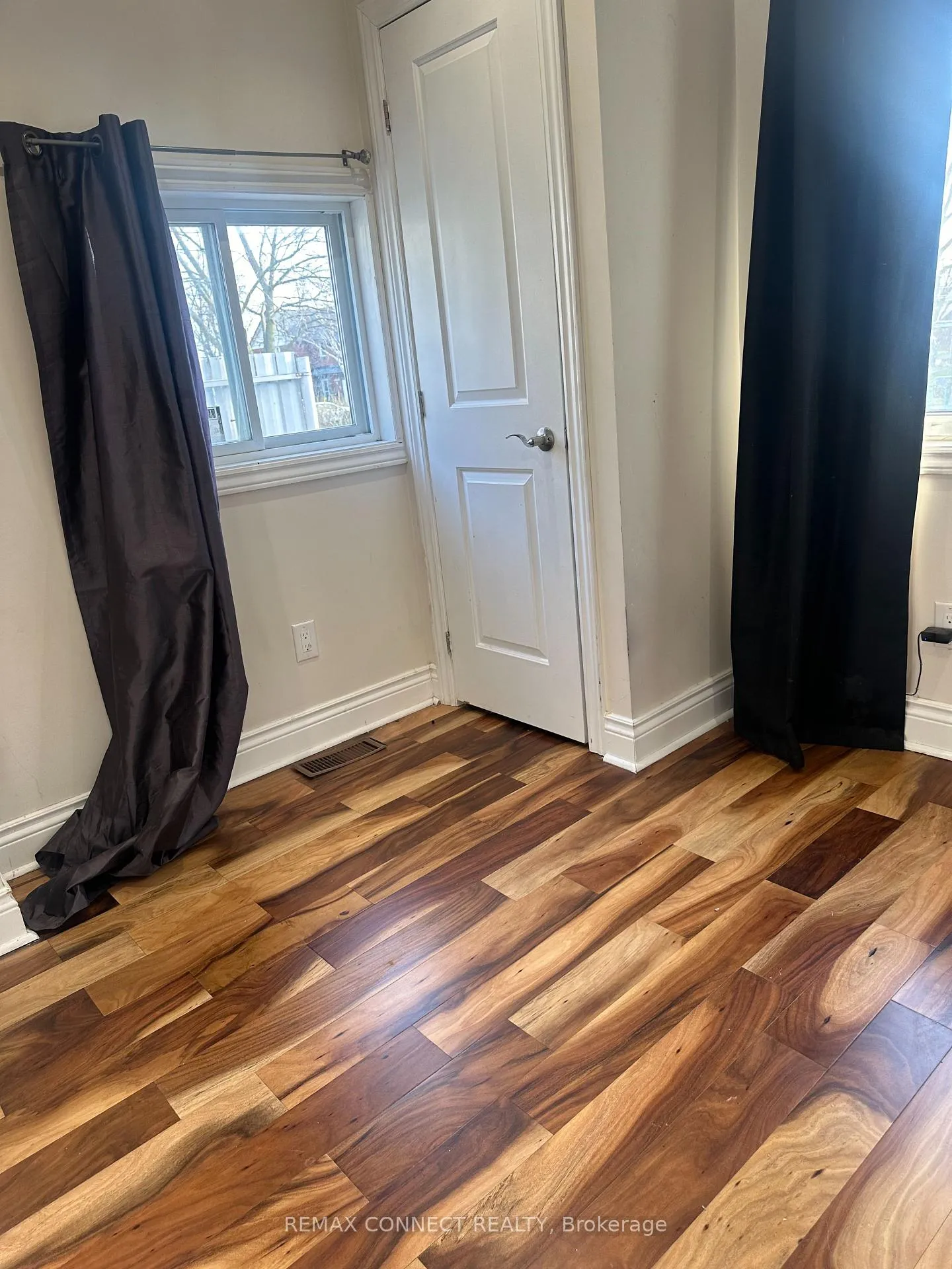 Photo 23 of 57 Fernhill Boulevard, Oshawa, McLaughlin — HOMEH