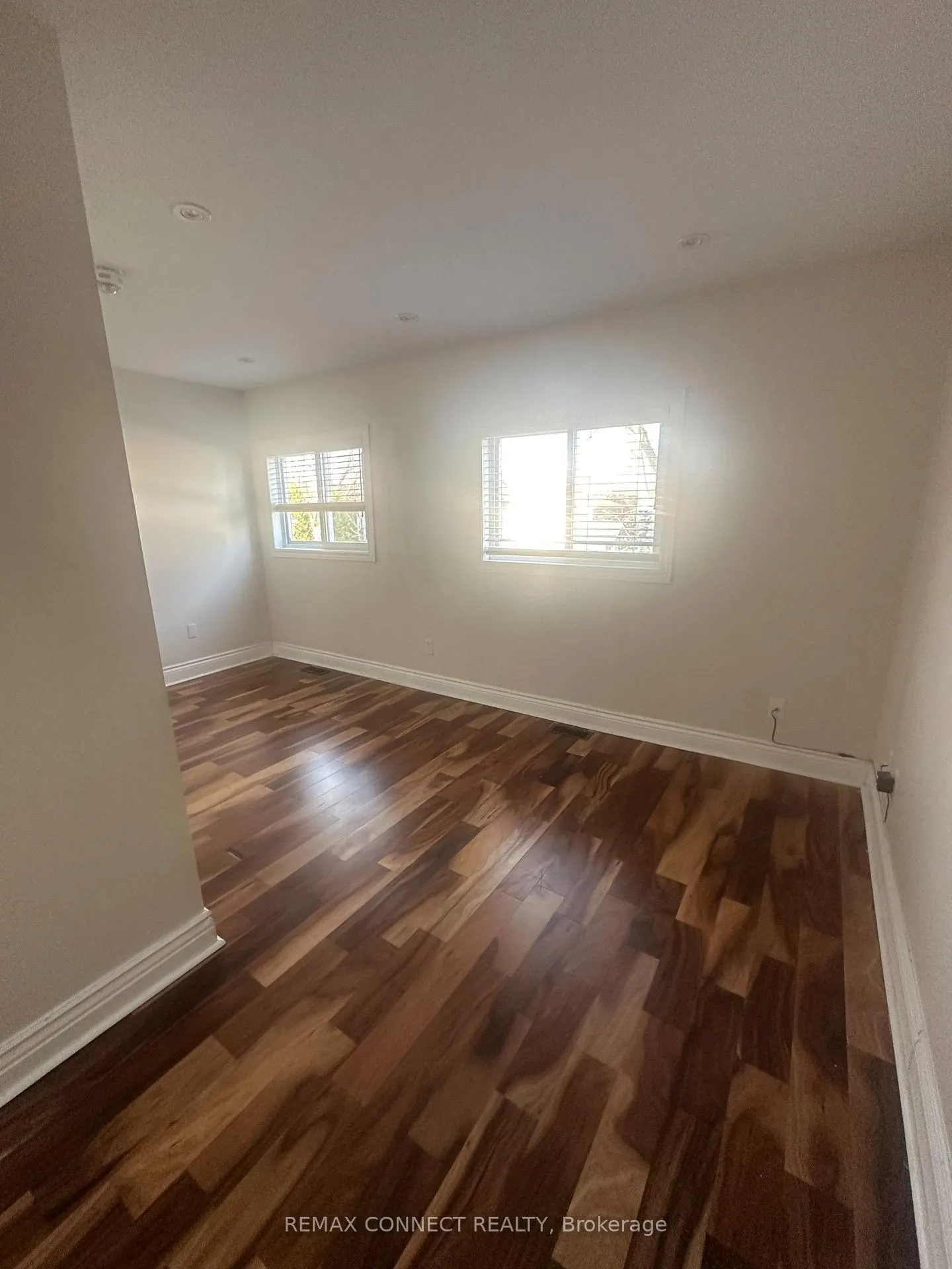 Photo 35 of 57 Fernhill Boulevard, Oshawa, McLaughlin — HOMEH