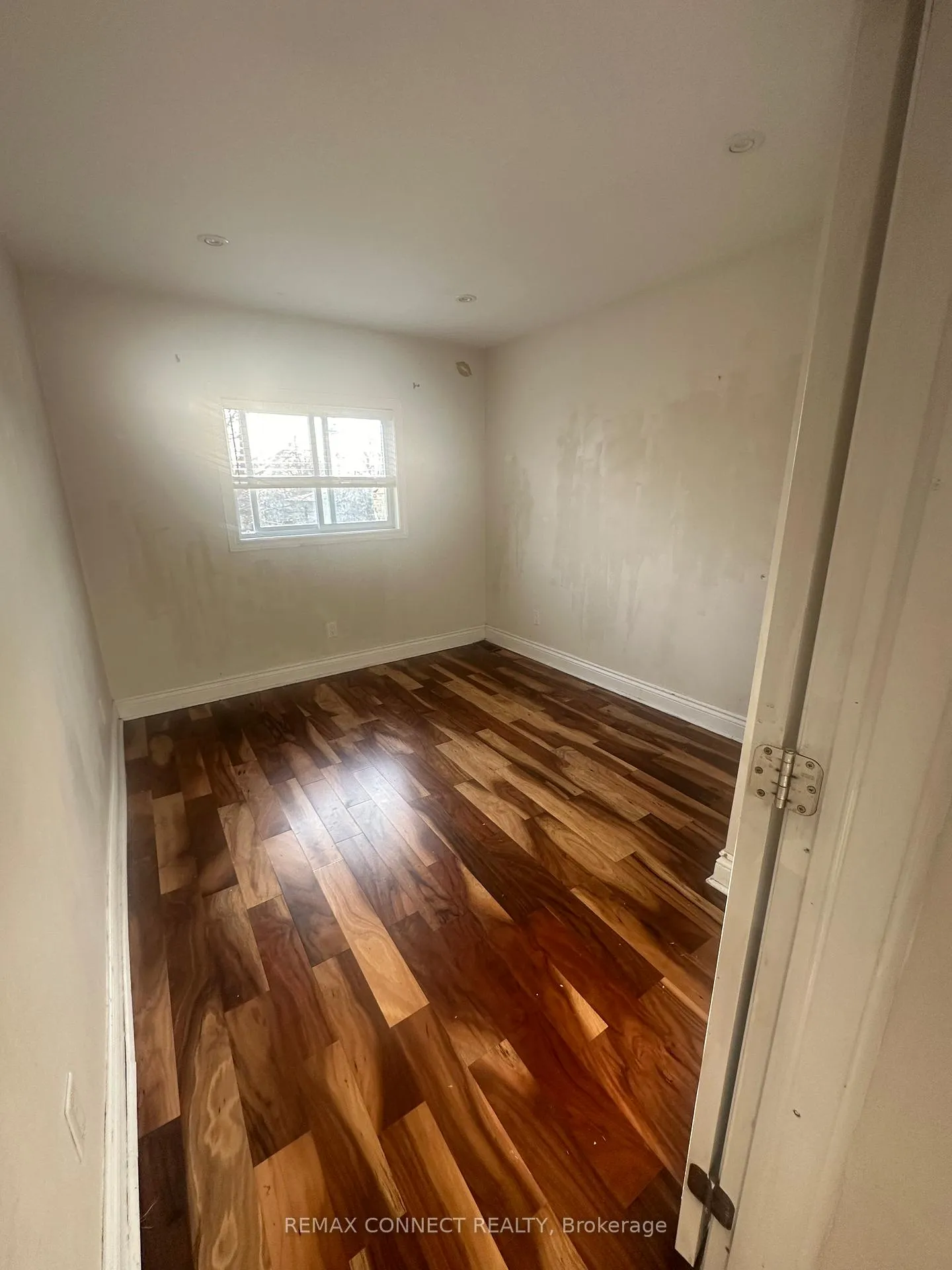 Photo 38 of 57 Fernhill Boulevard, Oshawa, McLaughlin — HOMEH