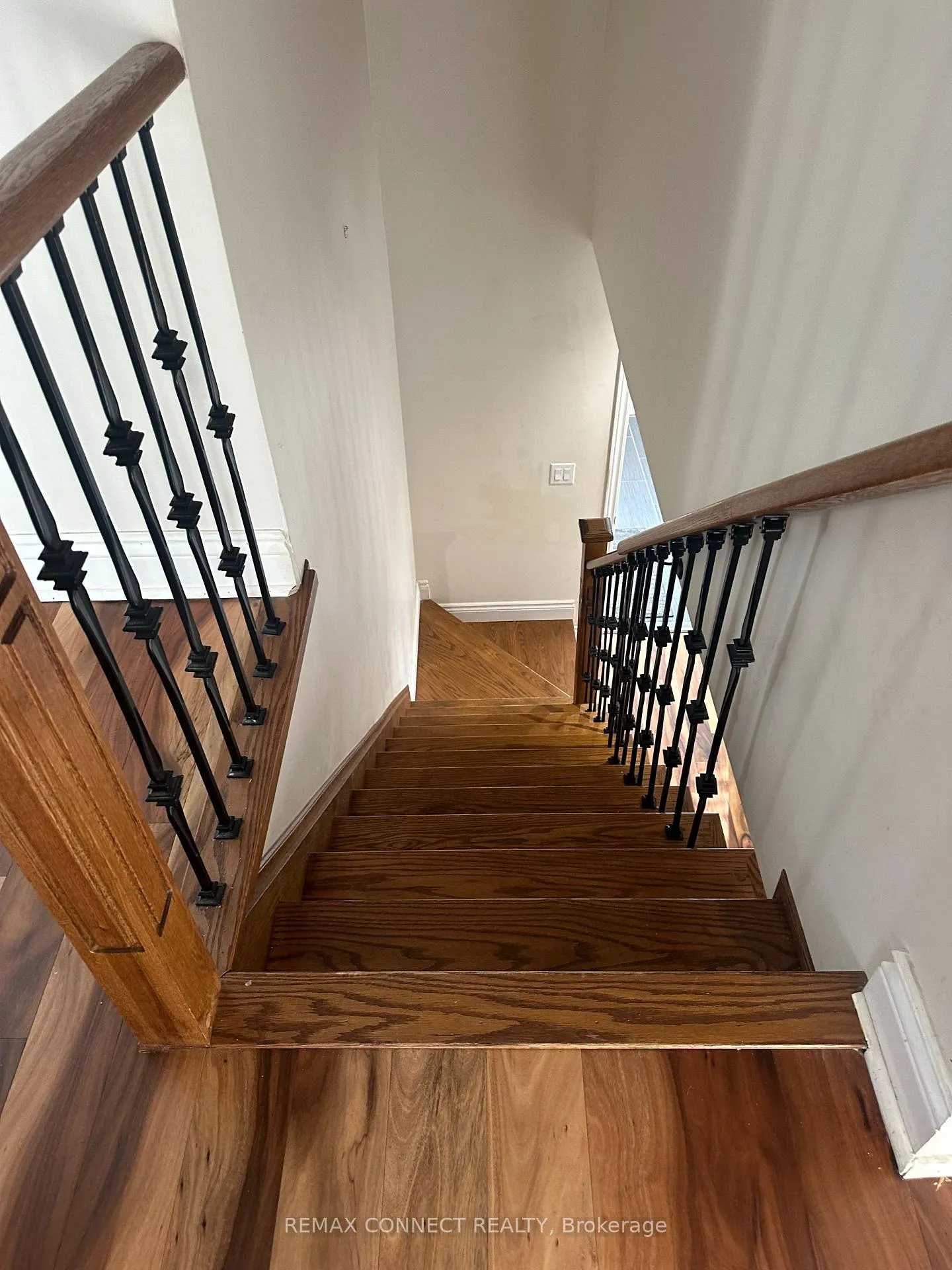 Photo 42 of 57 Fernhill Boulevard, Oshawa, McLaughlin — HOMEH