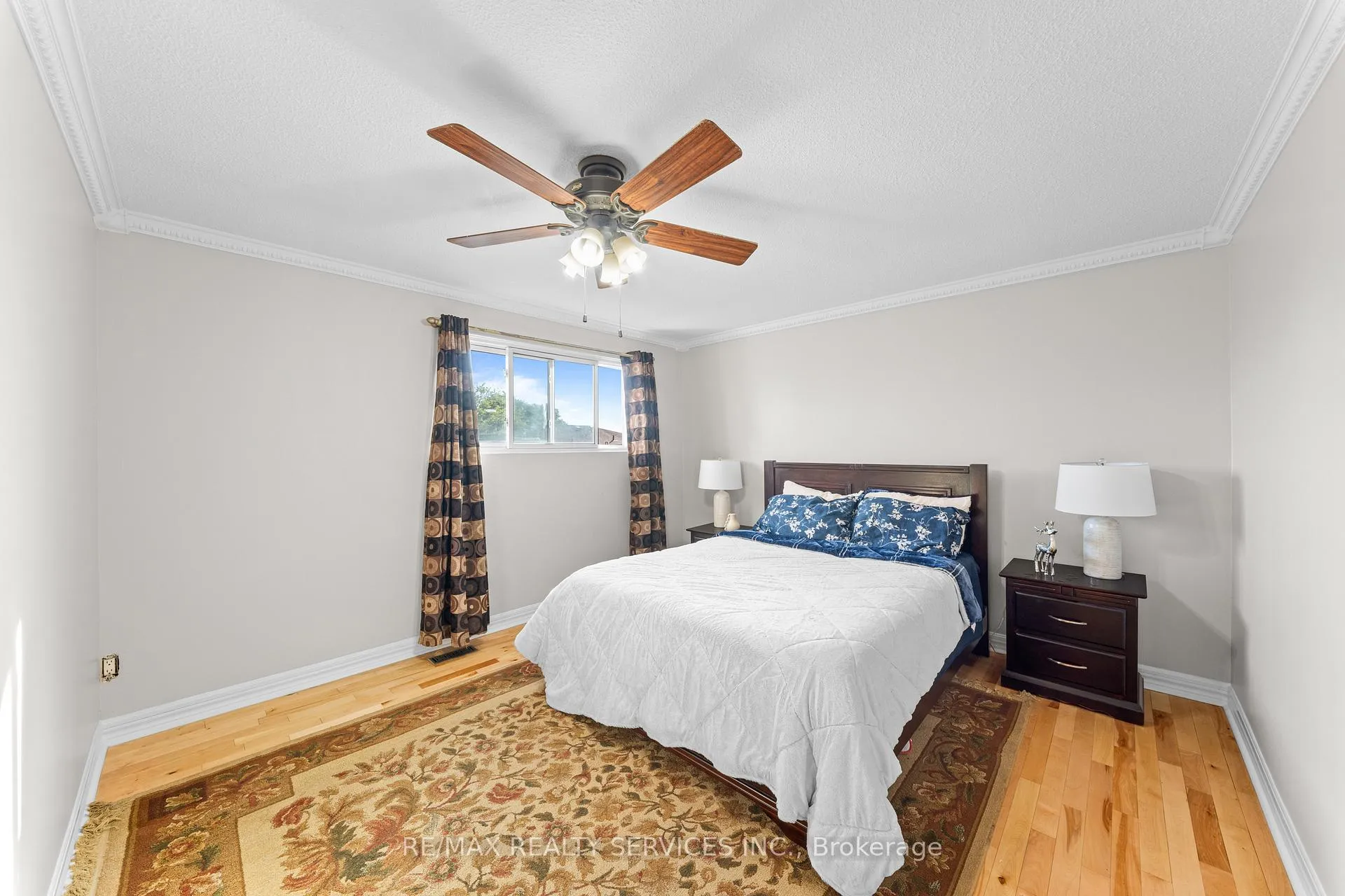 Photo 19 of 28 Kingswood Drive, Brampton, Brampton North — HOMEH