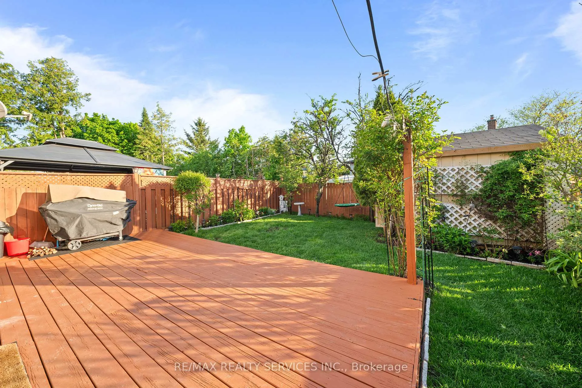 Photo 29 of 28 Kingswood Drive, Brampton, Brampton North — HOMEH