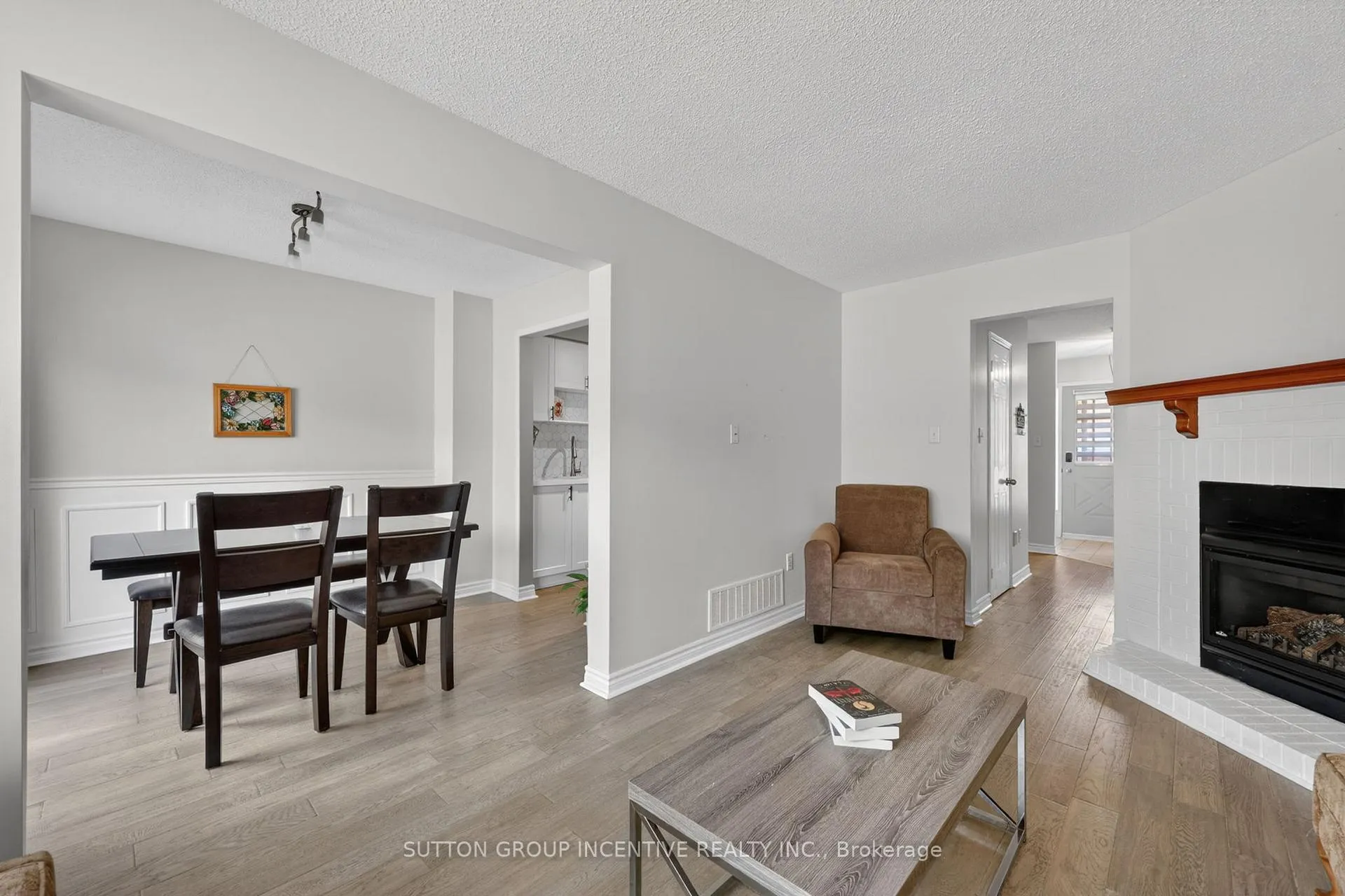 Photo 14 of Unit 16, 165 Kozlov Street, Barrie, West Bayfield — HOMEH