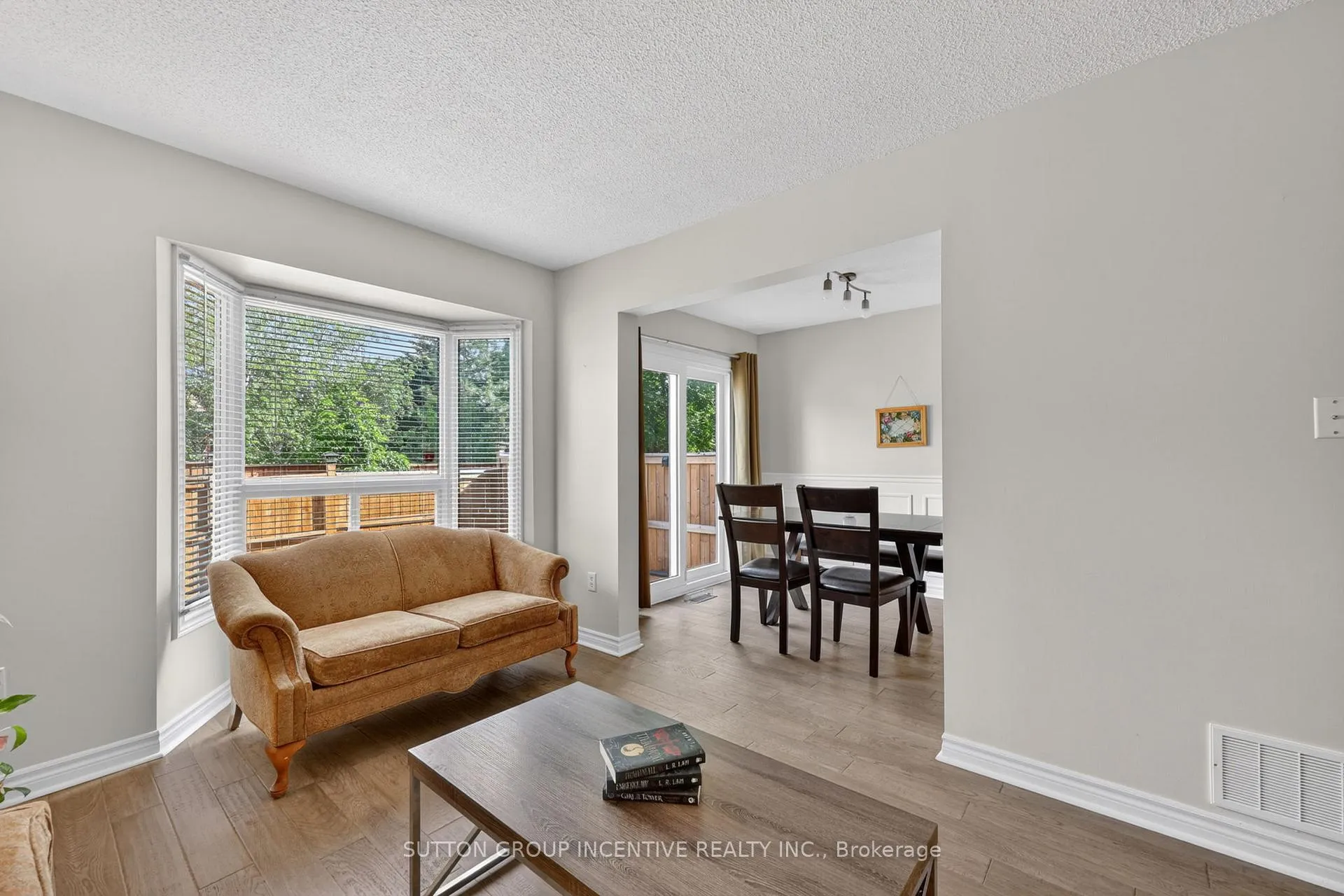 Photo 15 of Unit 16, 165 Kozlov Street, Barrie, West Bayfield — HOMEH