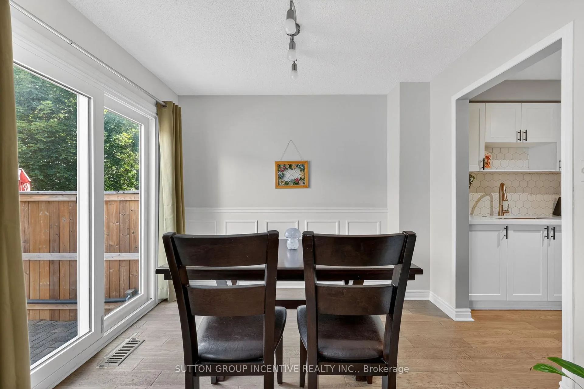 Photo 16 of Unit 16, 165 Kozlov Street, Barrie, West Bayfield — HOMEH