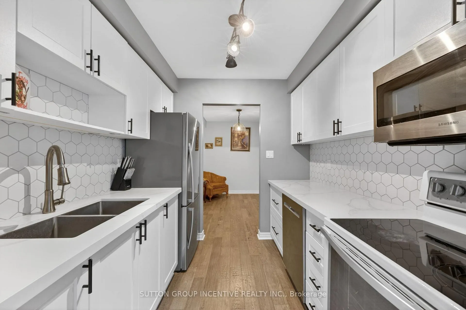 Photo 21 of Unit 16, 165 Kozlov Street, Barrie, West Bayfield — HOMEH