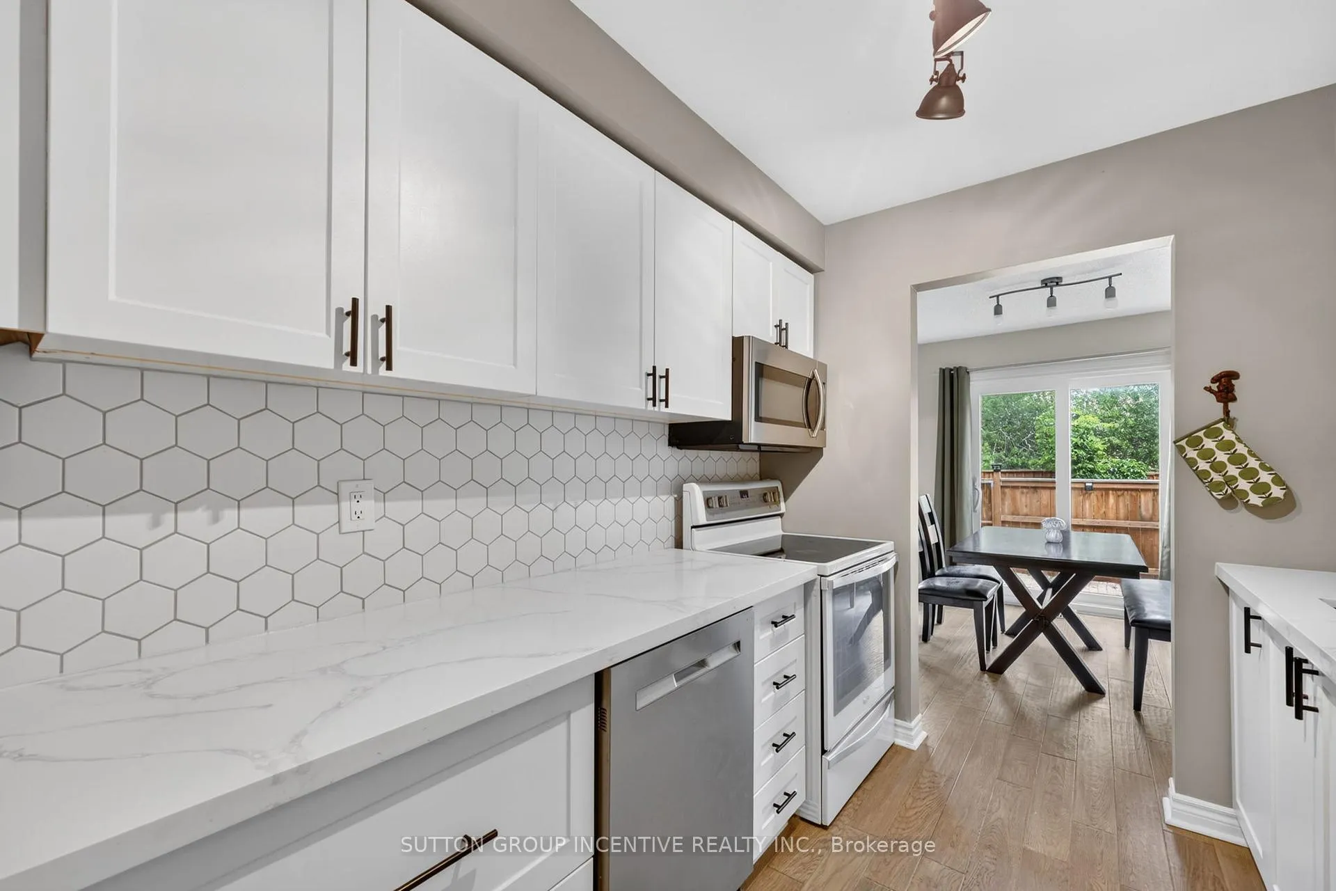 Photo 22 of Unit 16, 165 Kozlov Street, Barrie, West Bayfield — HOMEH