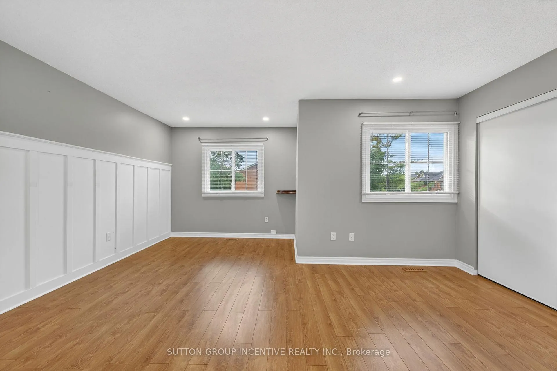 Photo 34 of Unit 16, 165 Kozlov Street, Barrie, West Bayfield — HOMEH