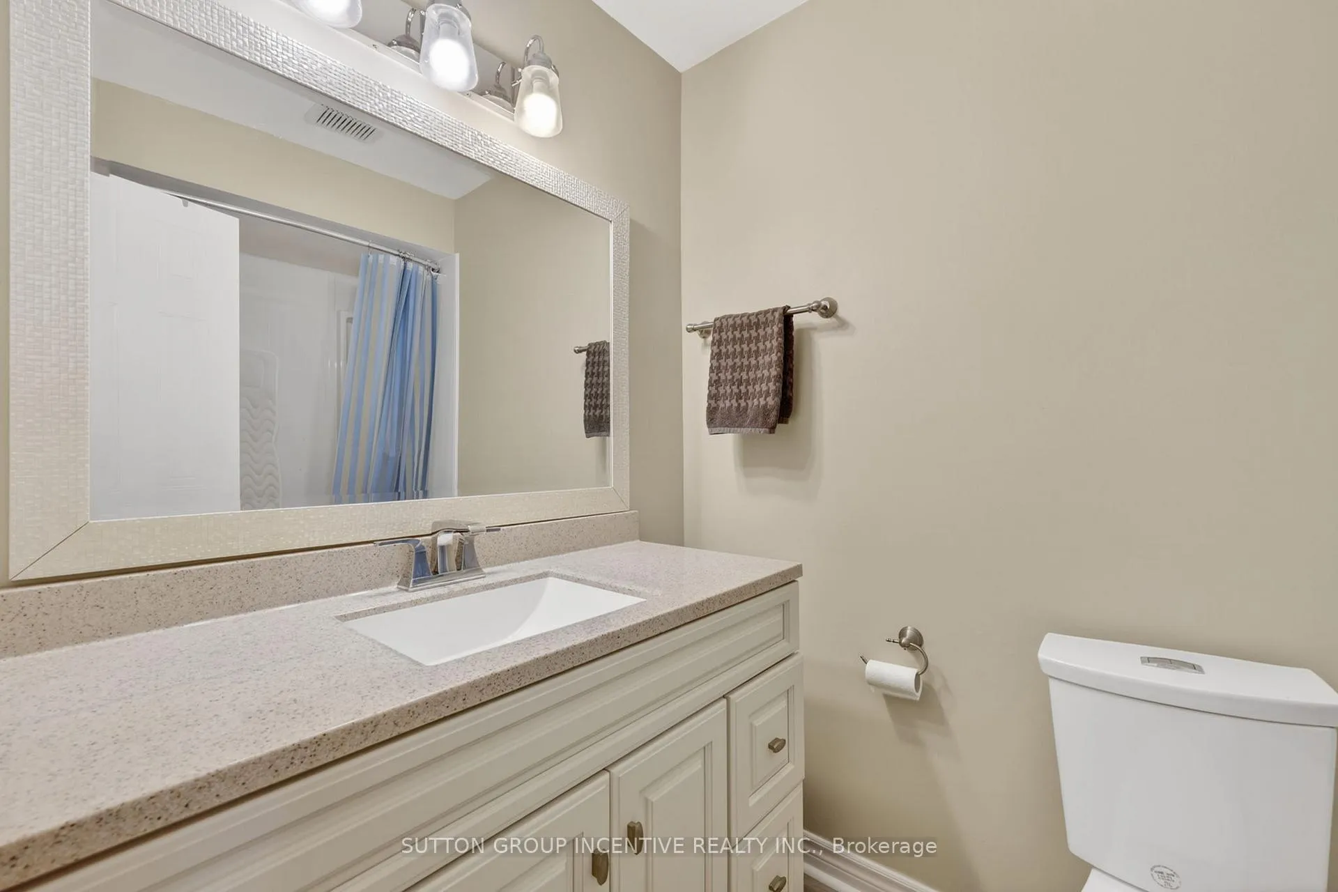 Photo 42 of Unit 16, 165 Kozlov Street, Barrie, West Bayfield — HOMEH