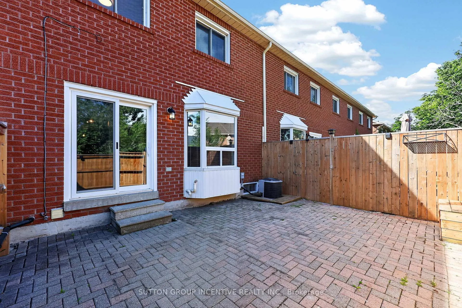 Photo 47 of Unit 16, 165 Kozlov Street, Barrie, West Bayfield — HOMEH