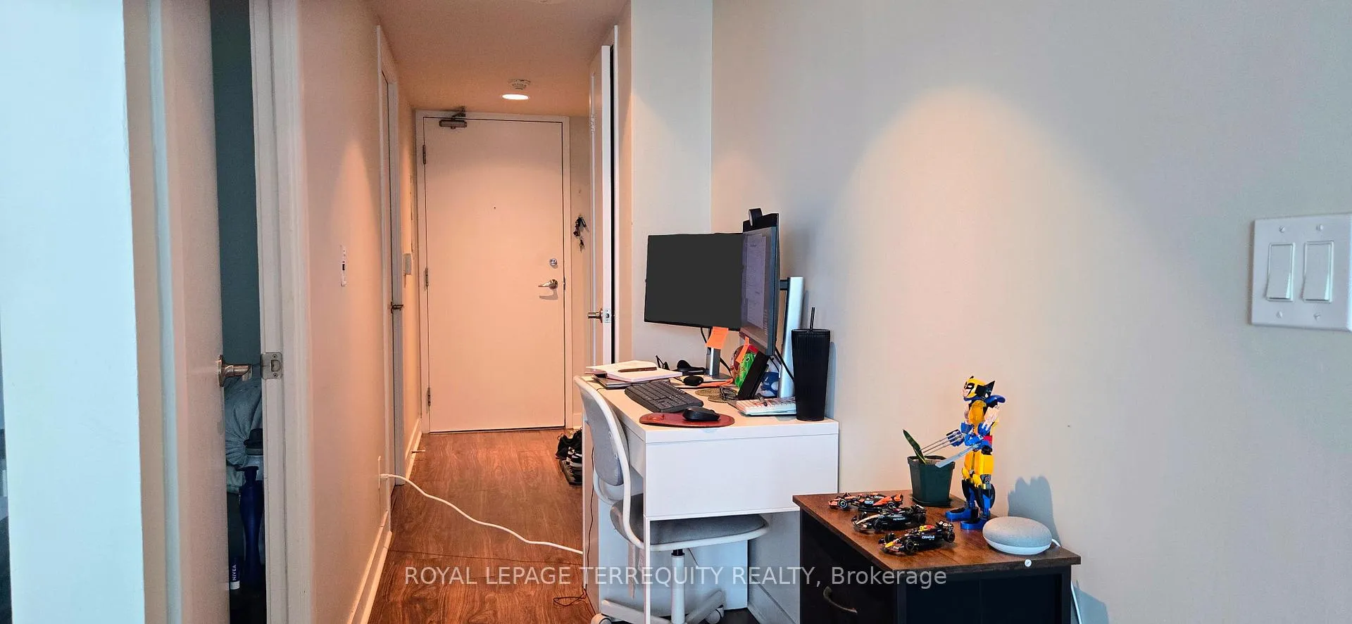 Photo 4 of Unit 1708, 155 Legion Road N, Etobicoke, Mimico — HOMEH