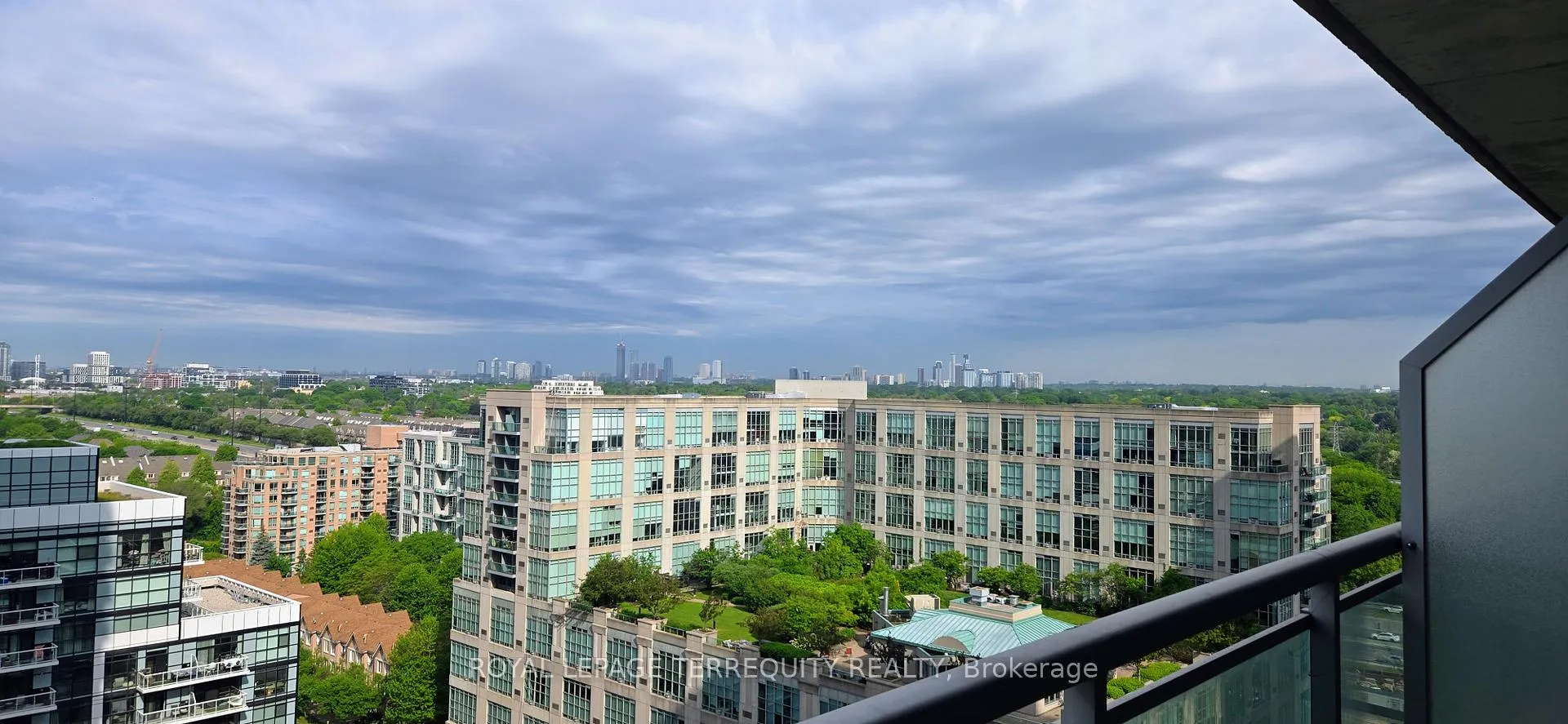 Photo 15 of Unit 1708, 155 Legion Road N, Etobicoke, Mimico — HOMEH