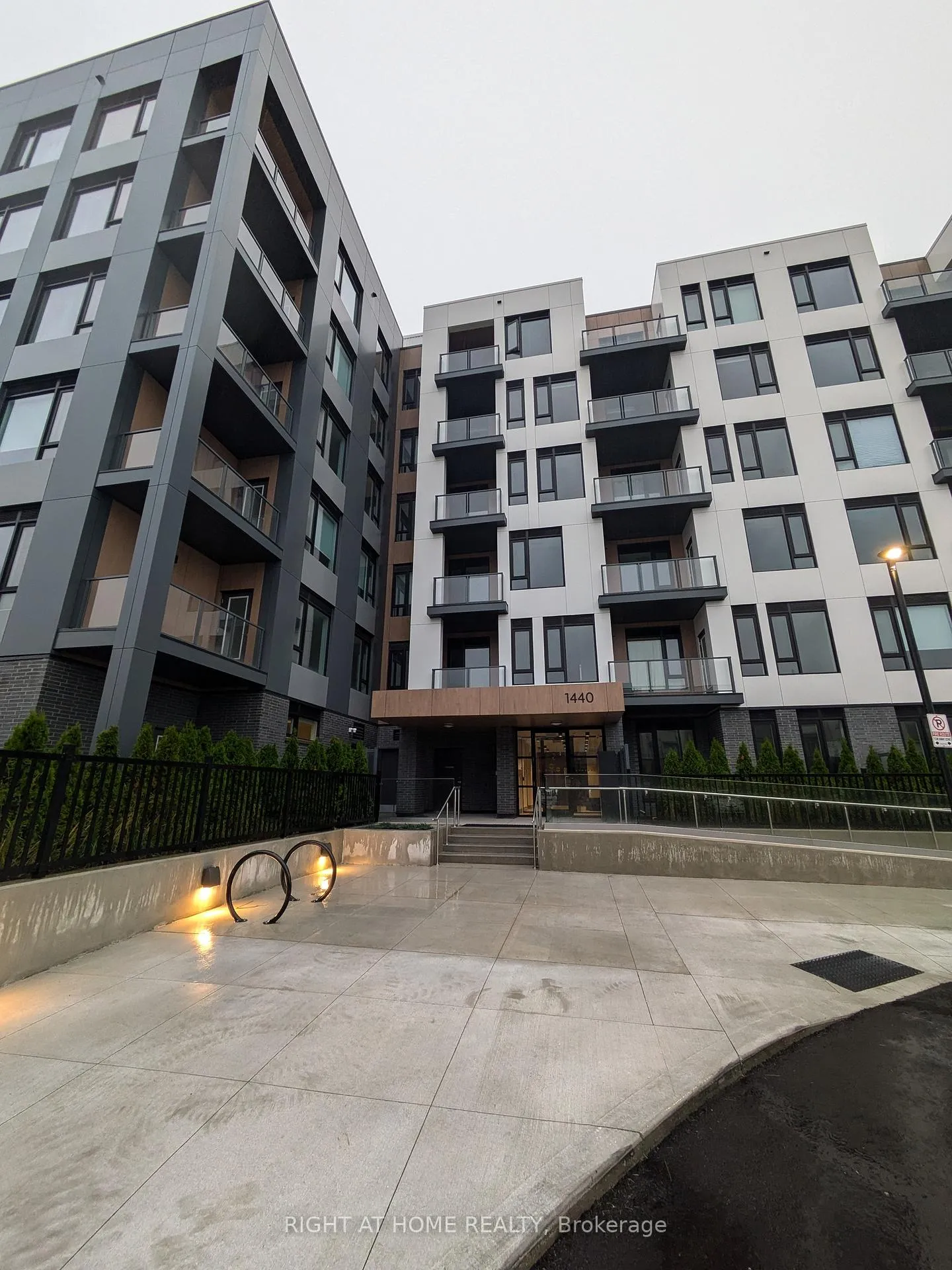 Front of Unit 102, 1440 Clarriage Court