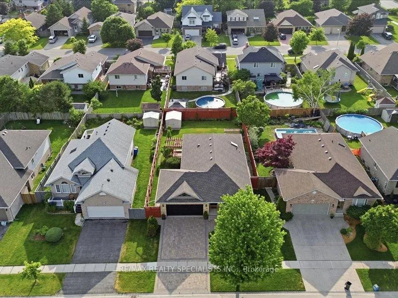 Photo 2 of 53 Edgewell Crescent, Central Elgin, Rural Central Elgin — HOMEH