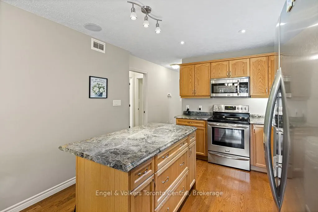 Photo 10 of 1877 8th Avenue W, Owen Sound — HOMEH