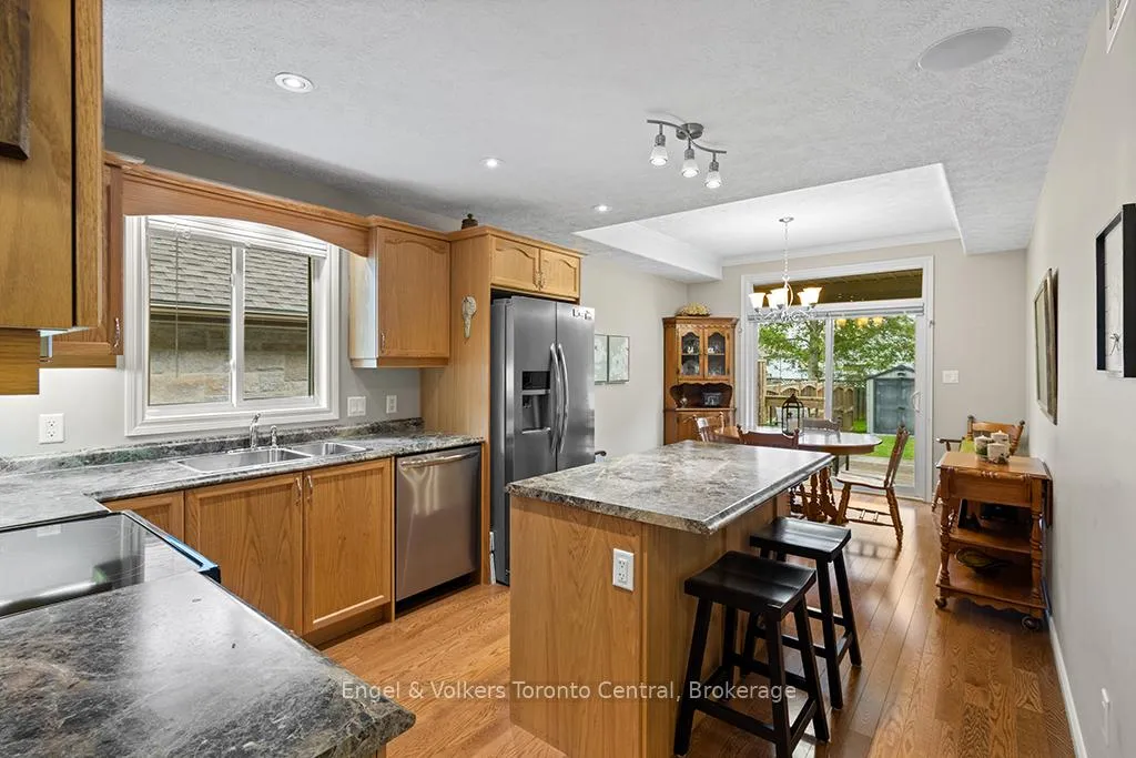 Photo 11 of 1877 8th Avenue W, Owen Sound — HOMEH