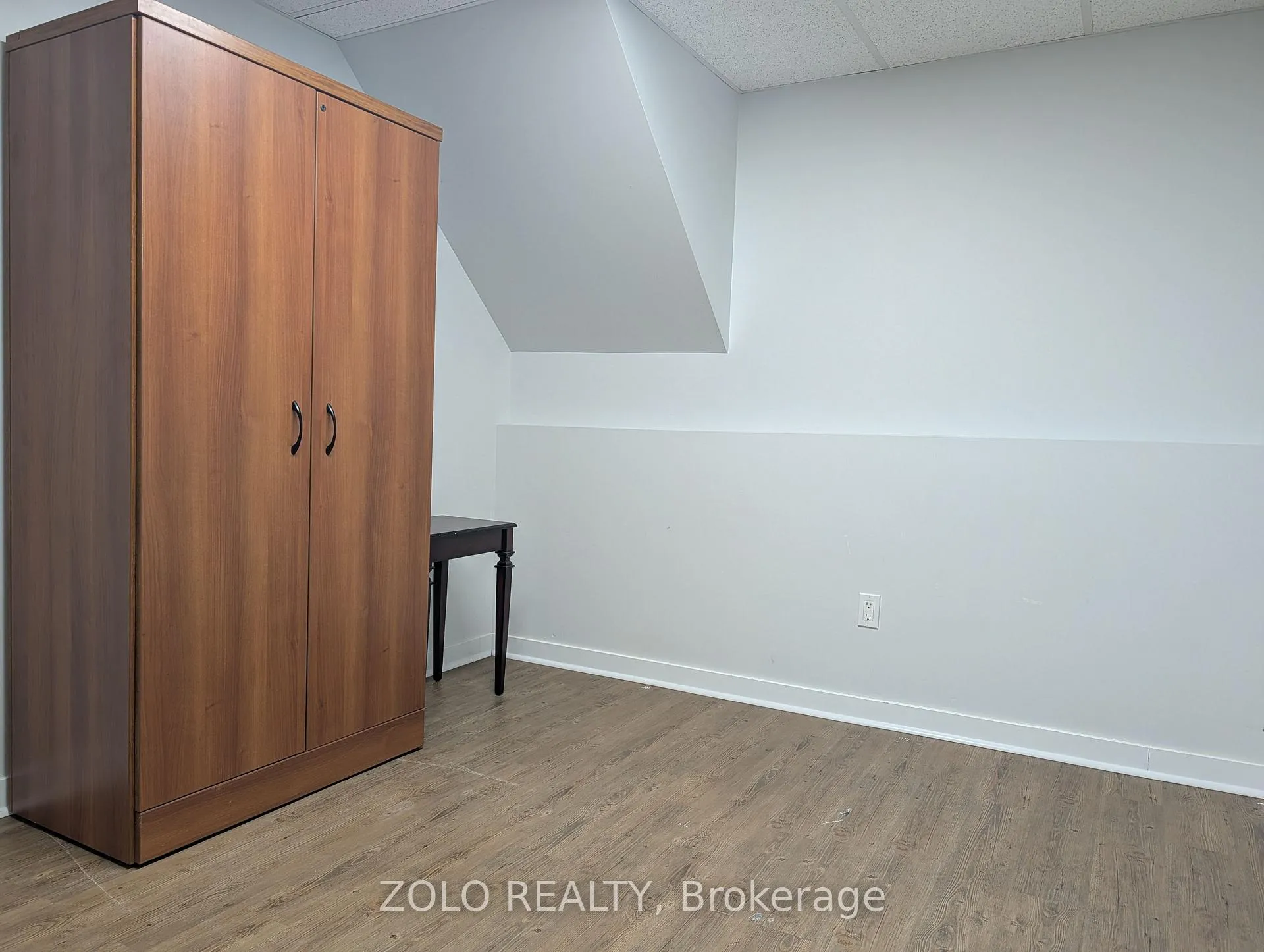 Photo 4 of Unit LOWER, 31 Buchanan Street, Barrie, Grove East — HOMEH